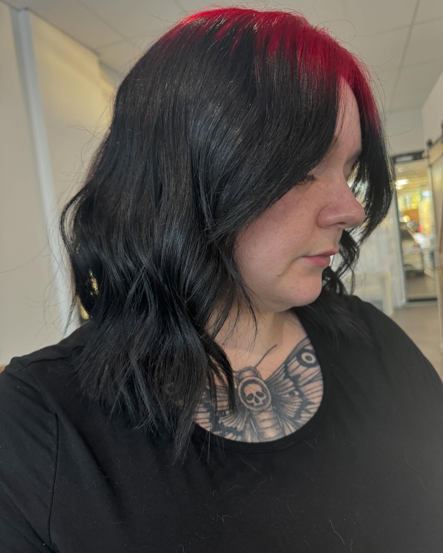 👻❤️ Ghost Roots ❤️👻

Some fun colour in the salon! Love playing with @originalmineral vivid colour range! ❤️
.
.
.
.
#ghostroots #redroots #vividcolours #originalmineralvividred #bliblihairsalon #bliblihairdresser #sunshinecoasthairdresser #sunshin
