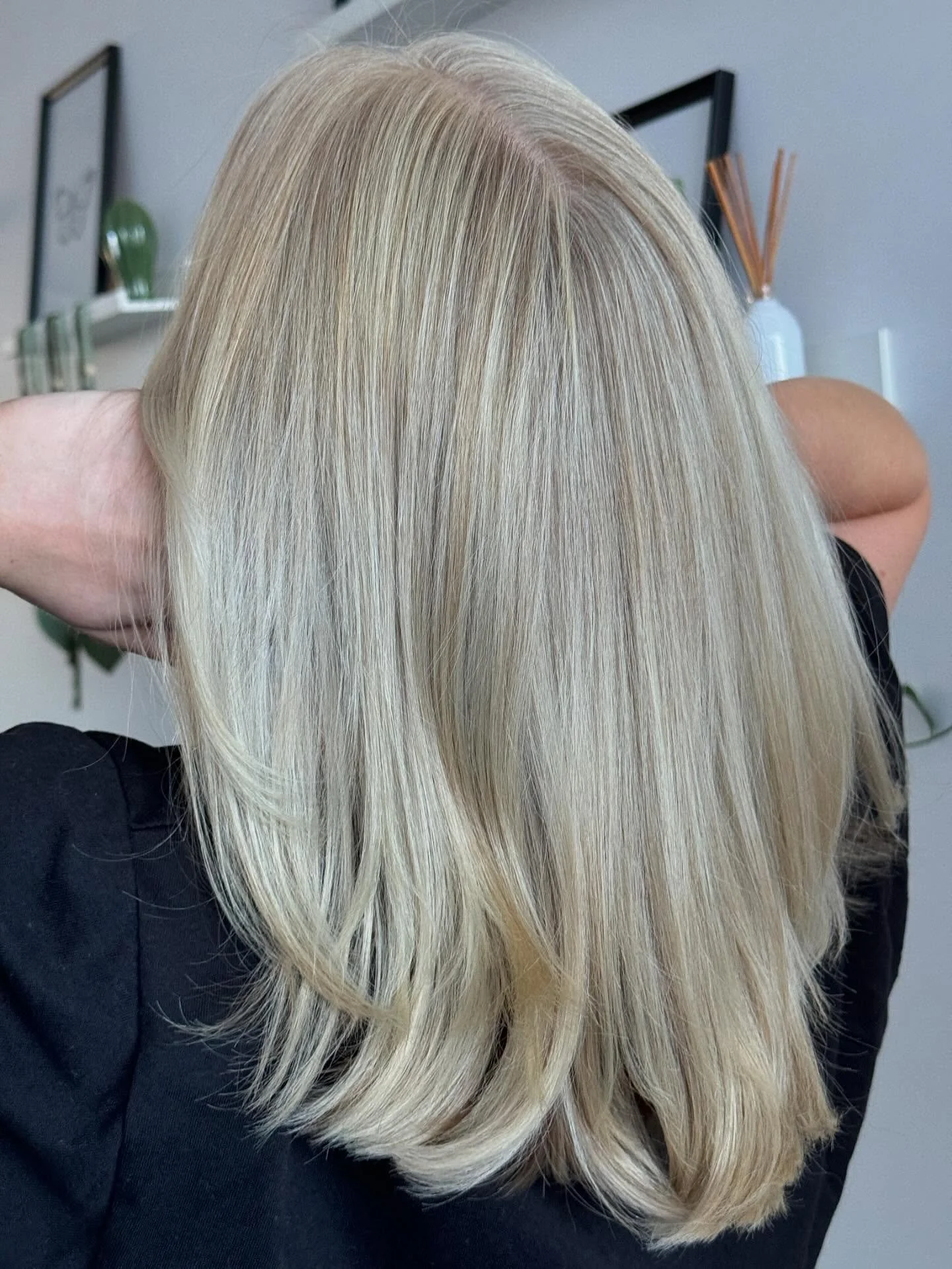 It&rsquo;s the perfect summer blonde ☀️🫶🏻
.
.
.
.
@hairbyjarrad  @originalmineral #blonde #blondehair #bliblihairsalon #bliblilocals #sunshinecoasthairdresser