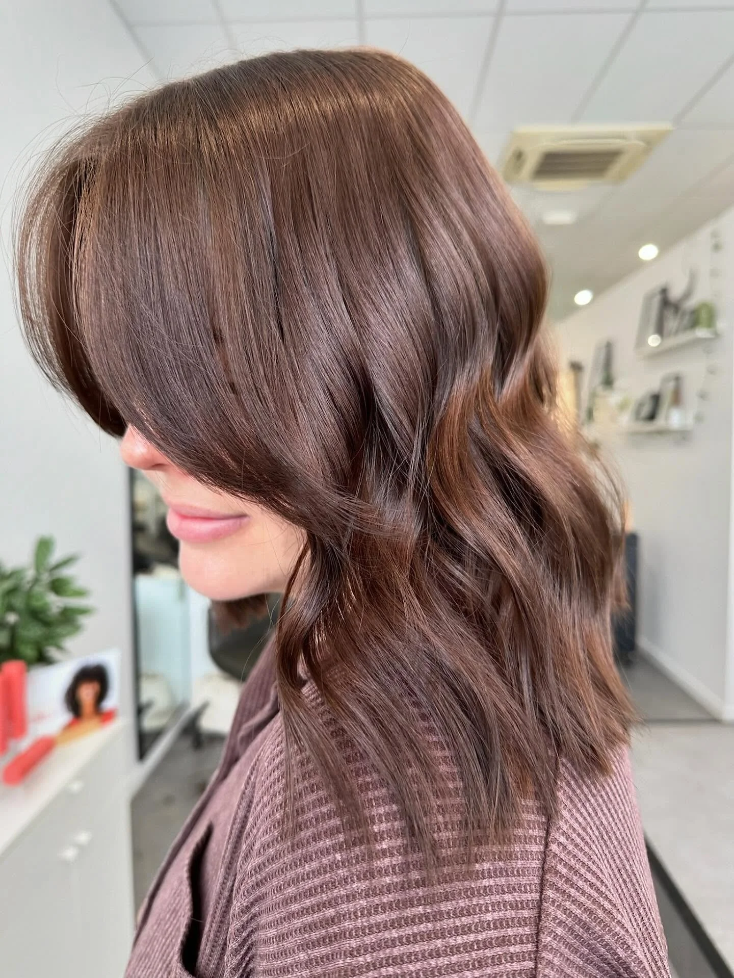 We love a new shinny colour and bangs 😍😍
@hairbyjarrad knows how to make the gals happy when they leave. 🫶🏻🫶🏻