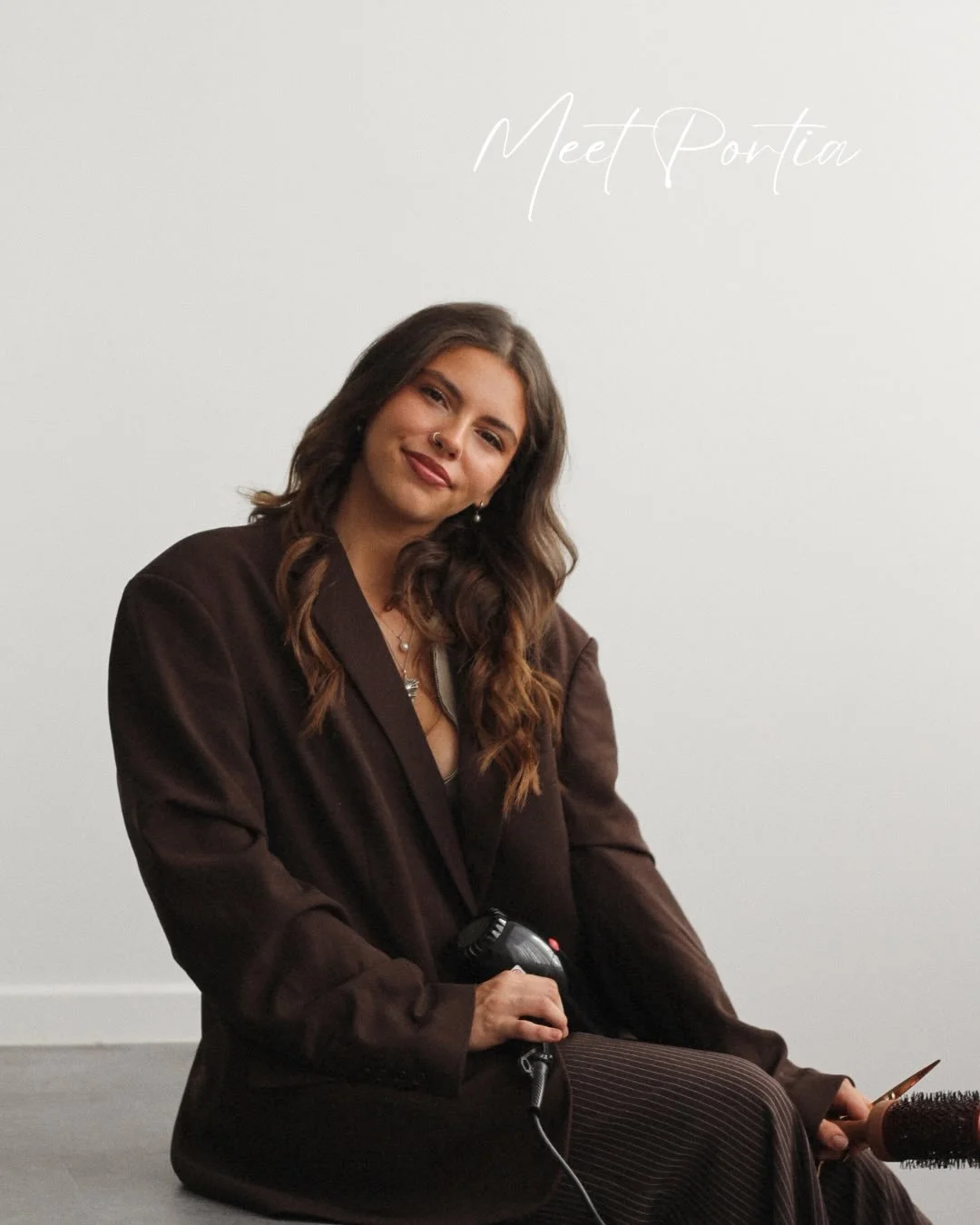 Meet our girl Portia ✨

Always working her magic behind the chair, and when she&rsquo;s not, you&rsquo;ll find her taking lots of selfies 🤍

A true queen of blondes, Portia creates the most seamless, bright, and beautiful results every time.

Make s