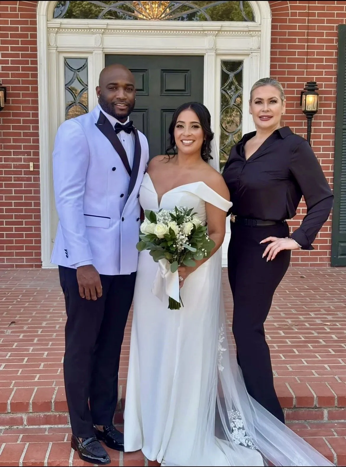 Las Vegas wedding officiant performing an outdoor ceremony with newly married couple