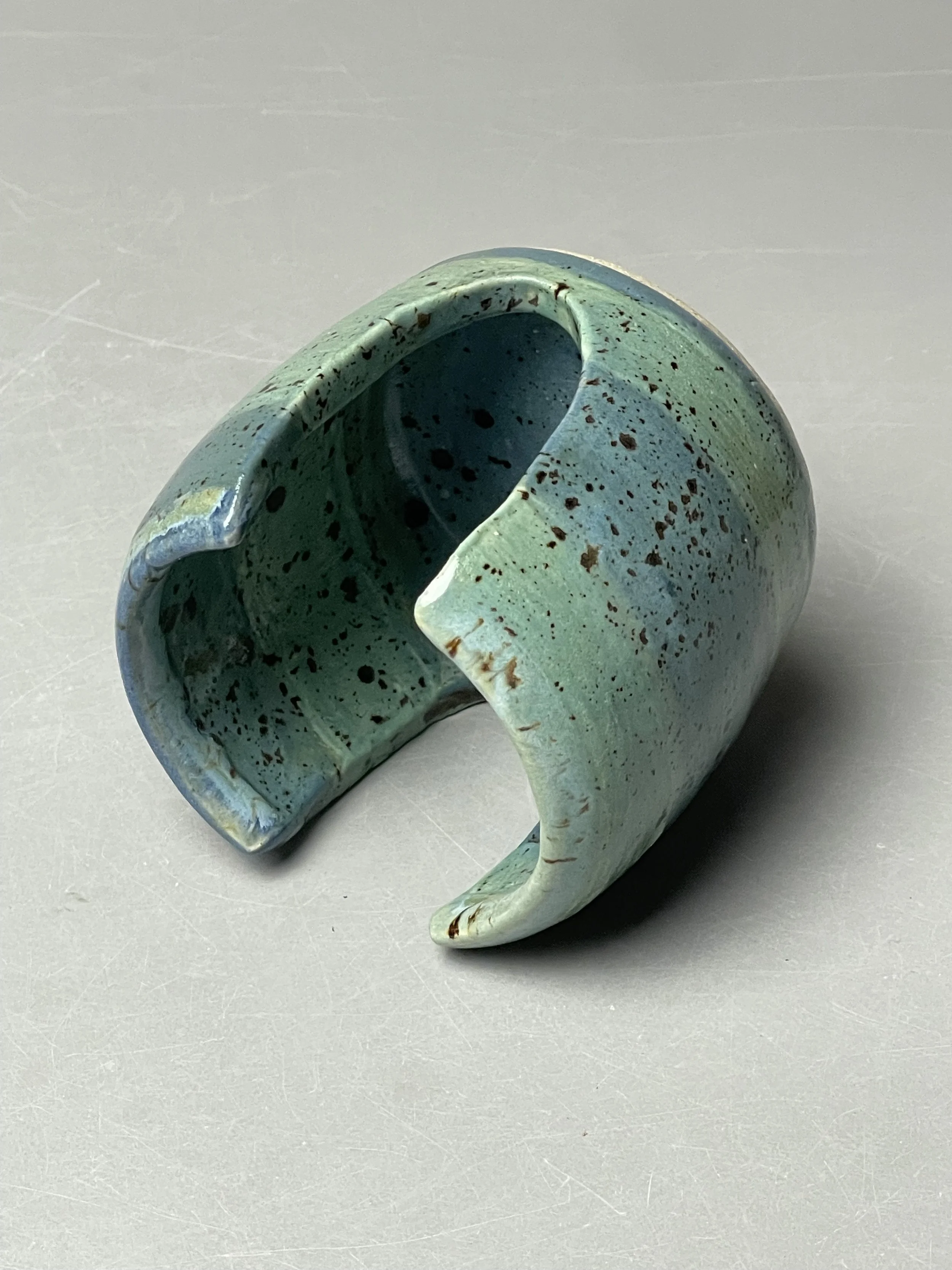 "Bluegill - Sponge Holder" [Cone 6 Oxidation] (2024)