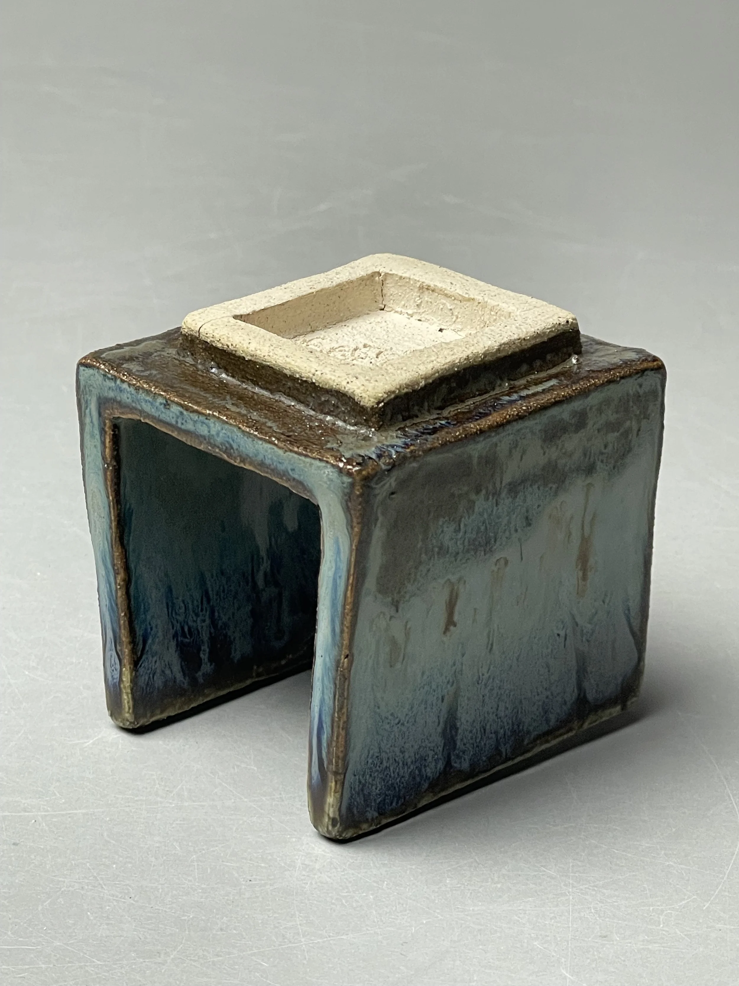 "Moro - Sponge Holder" [Cone 6 Oxidation] (2024)