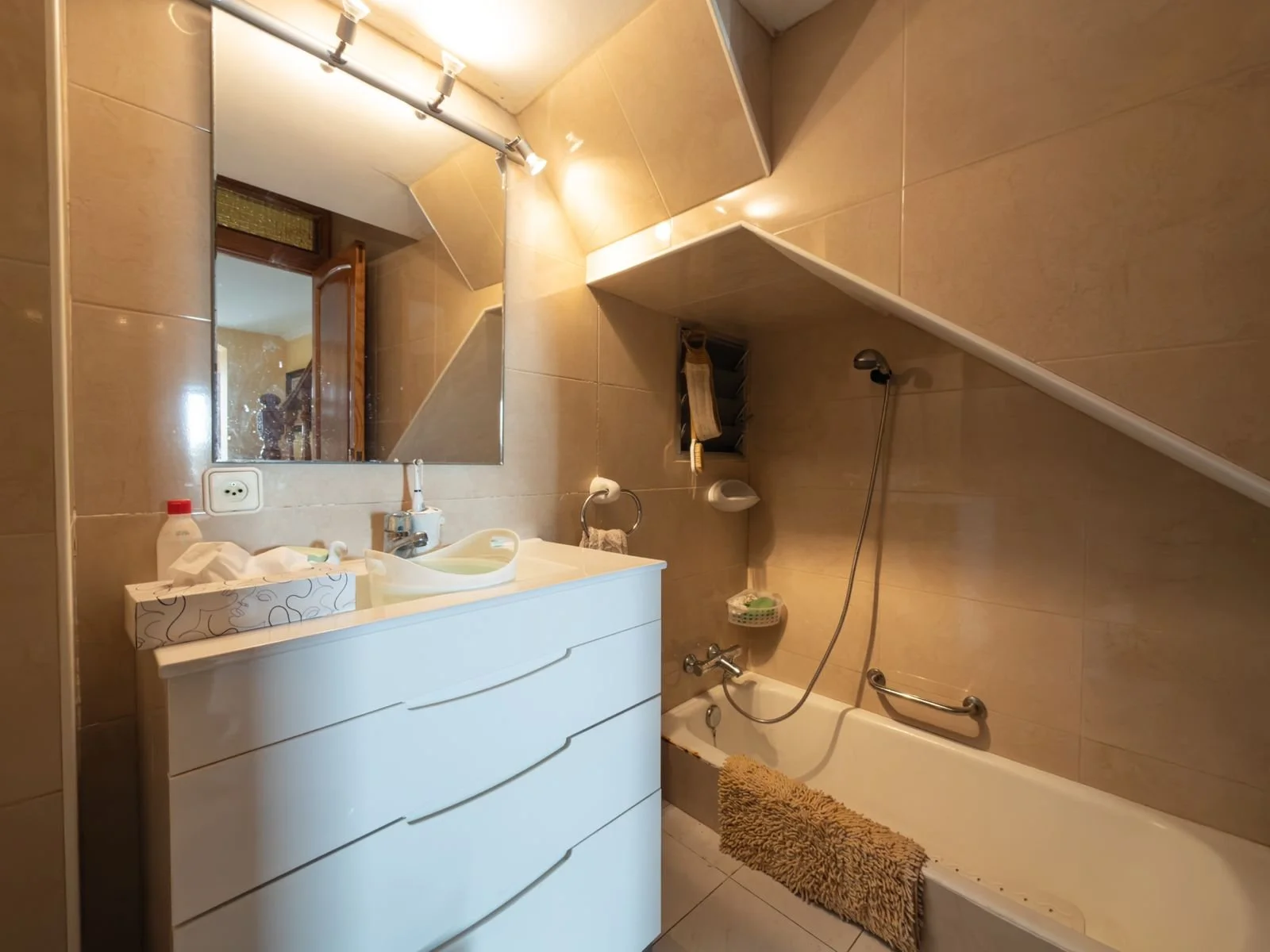 WhatsApp Image 2026-04-11 at 09.50.13 (1).jpeg