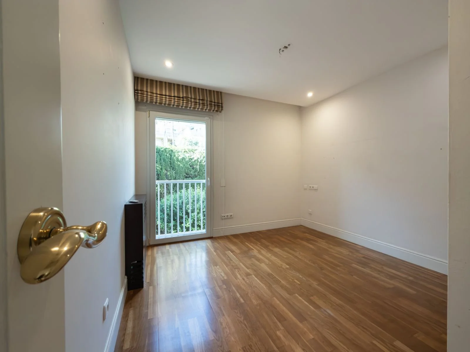 WhatsApp Image 2026-04-11 at 09.50.54 (4).jpeg