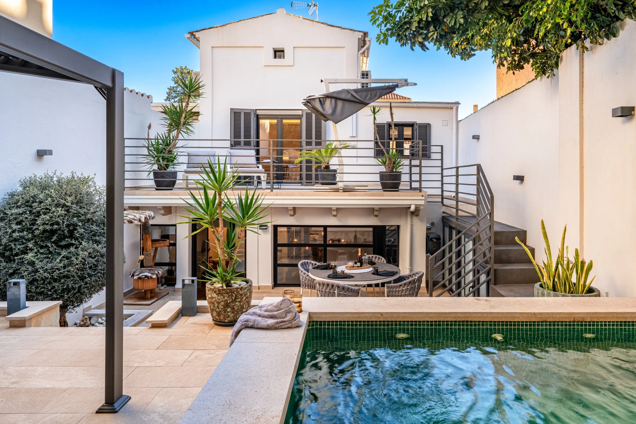 P007 Moderne Villa mit viel Privatsphäre im Herzen von El Terreno - Palma