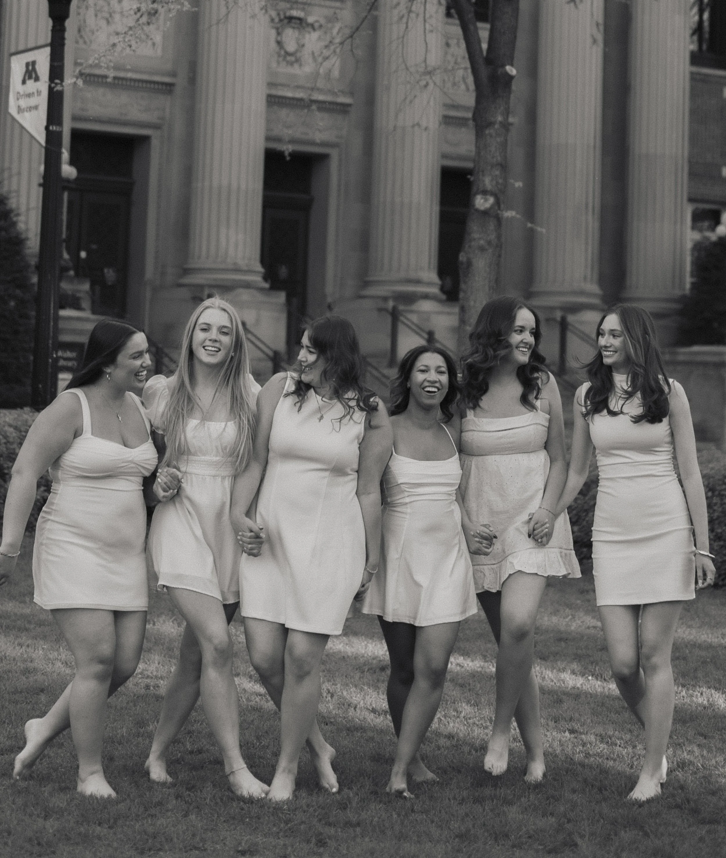 UofMGradPhotos-Selena+Friends-7806.jpg