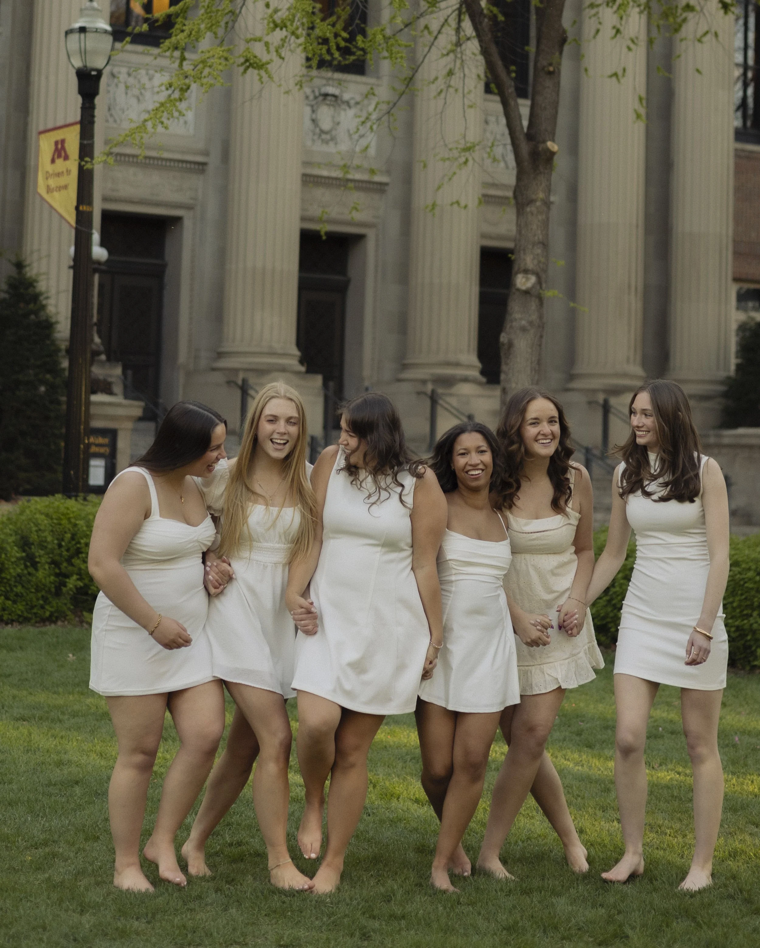 UofMGradPhotos-Selena+Friends-7807.jpg
