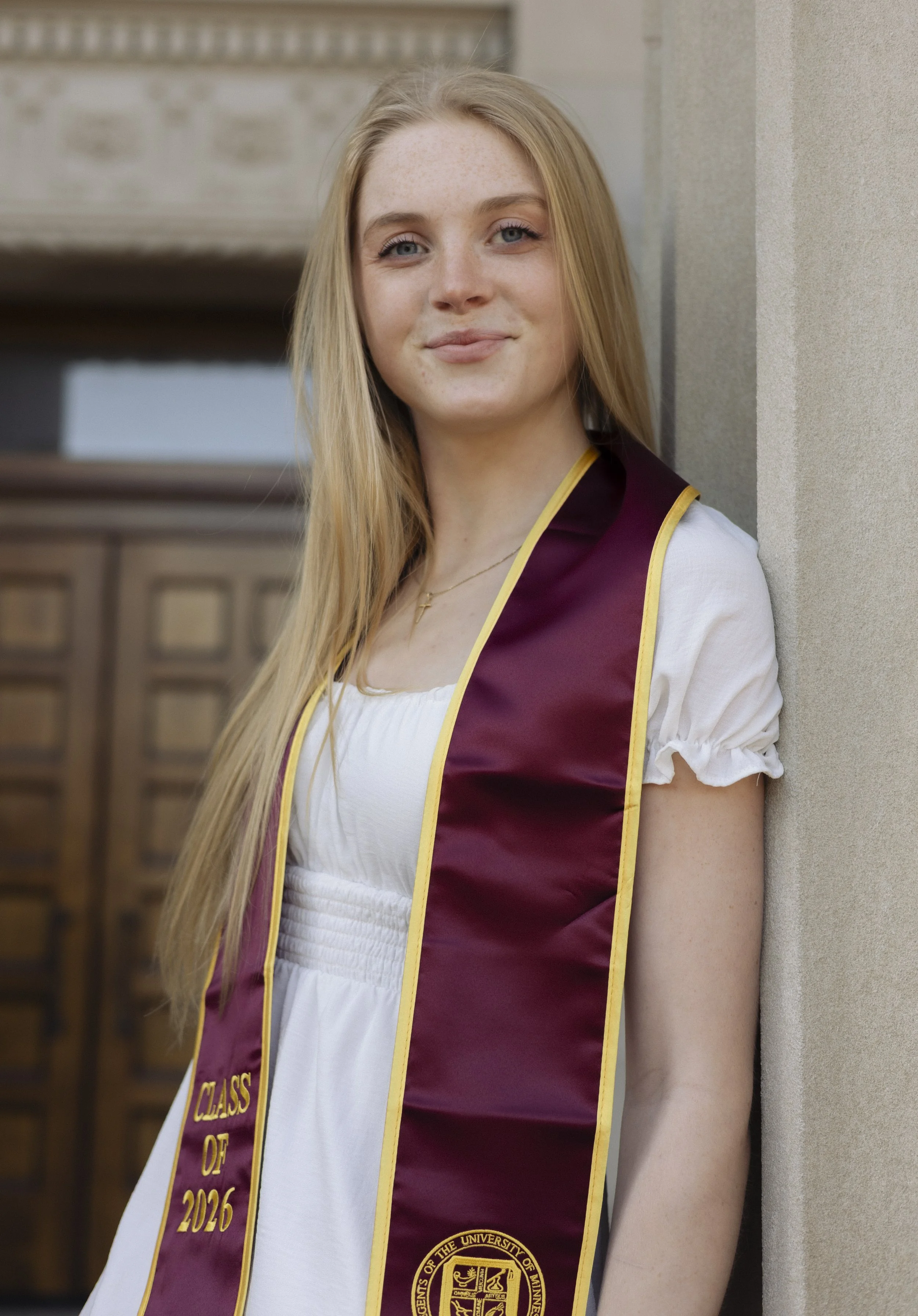 UofMGradPhotos-Selena+Friends-6674.jpg