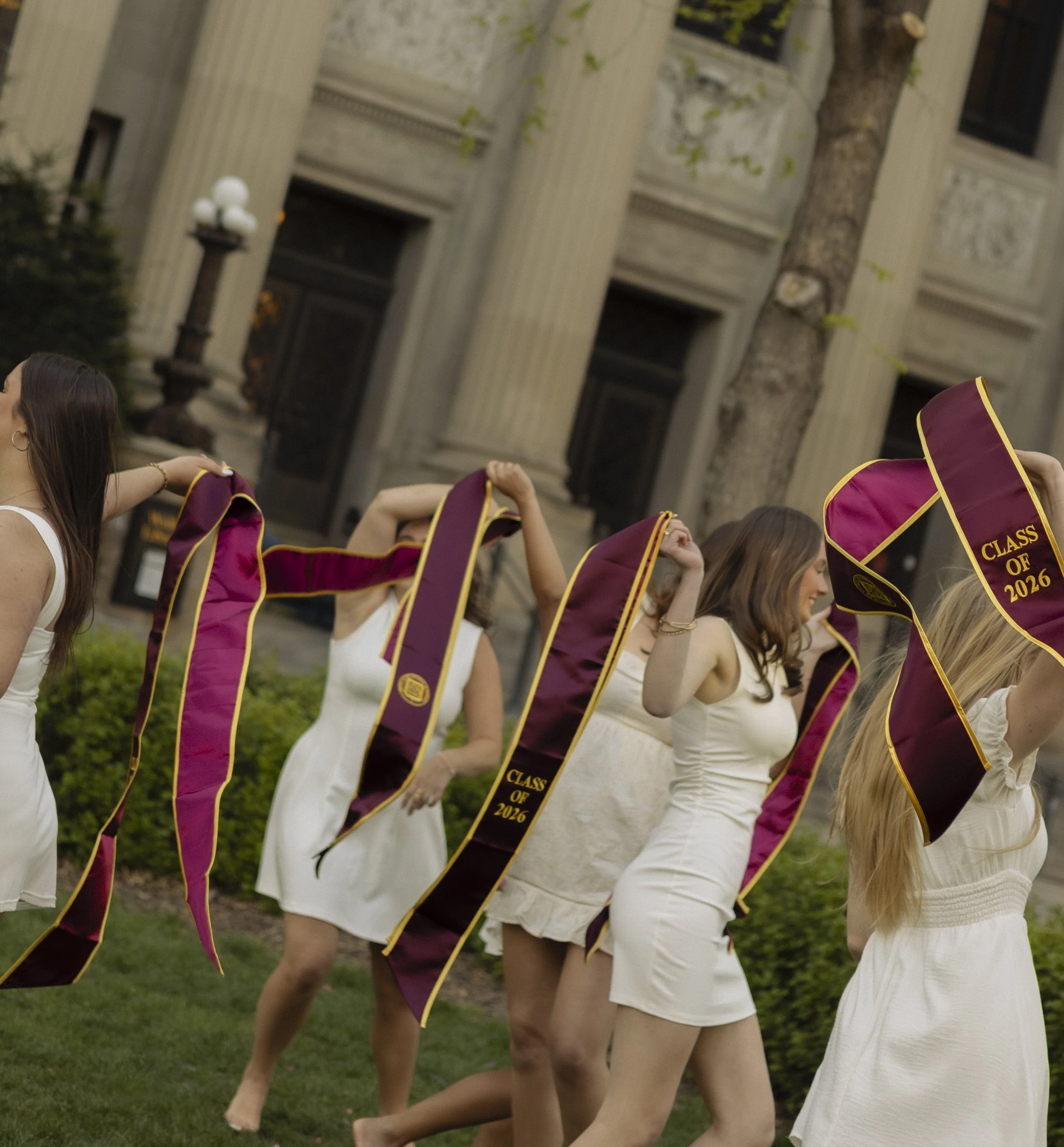UofMGradPhotos-Selena+Friends--4.jpg