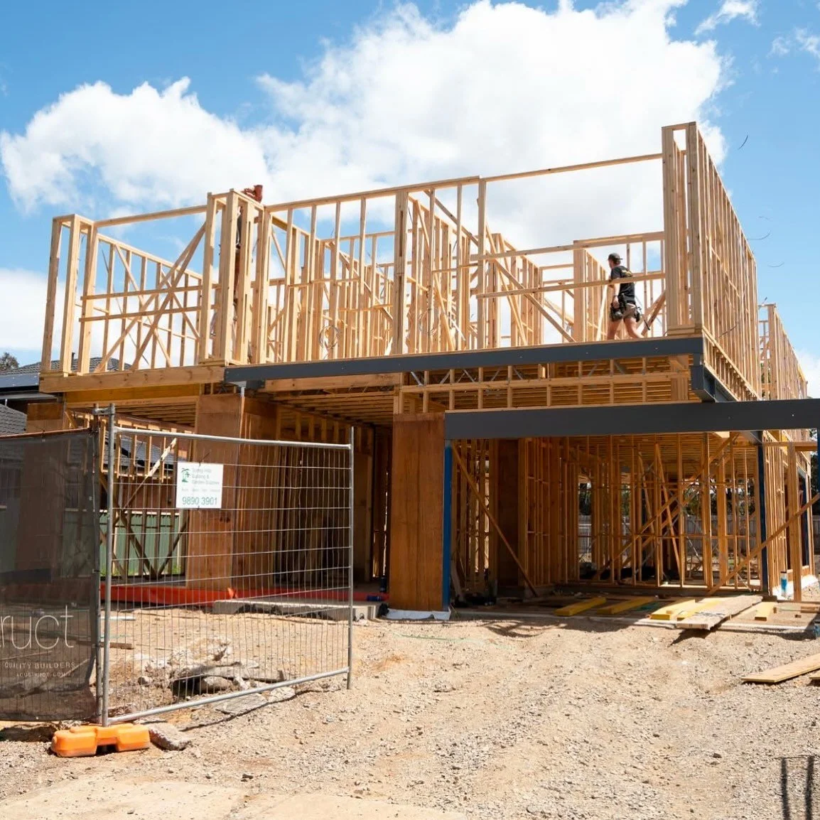 Coming in hot 2025 🥵
Mt Waverley Project for @coldstreamair_ 

@emmixbg making it look easy 😎 

Another @daikinaustralia system for these townhouse ❄️🔥