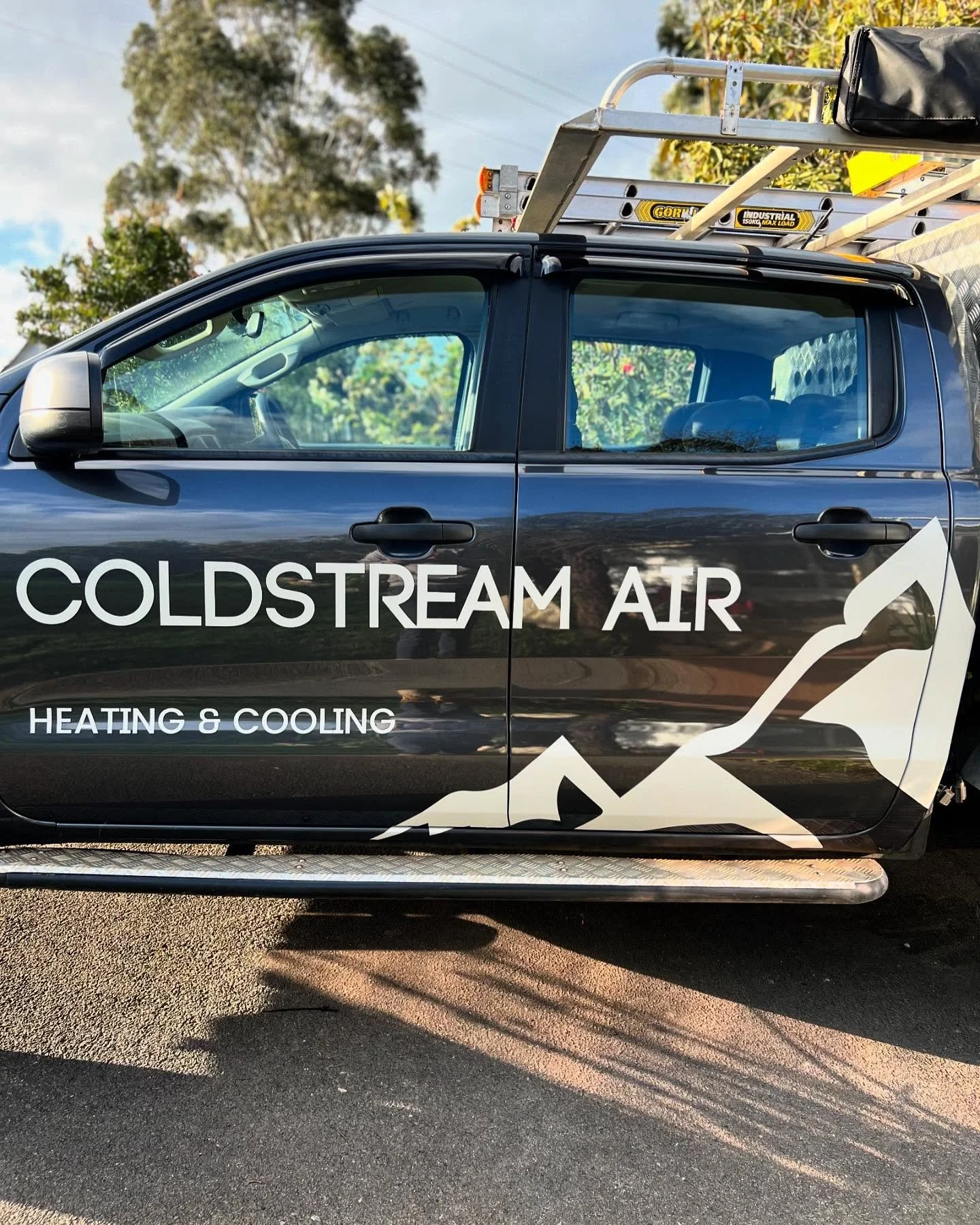 New decals looking schmick 😍 thanks @carceramicprotection for helping 👌

Keep your 👀 out for the @coldstreamair_ service mobile 🔥❄️