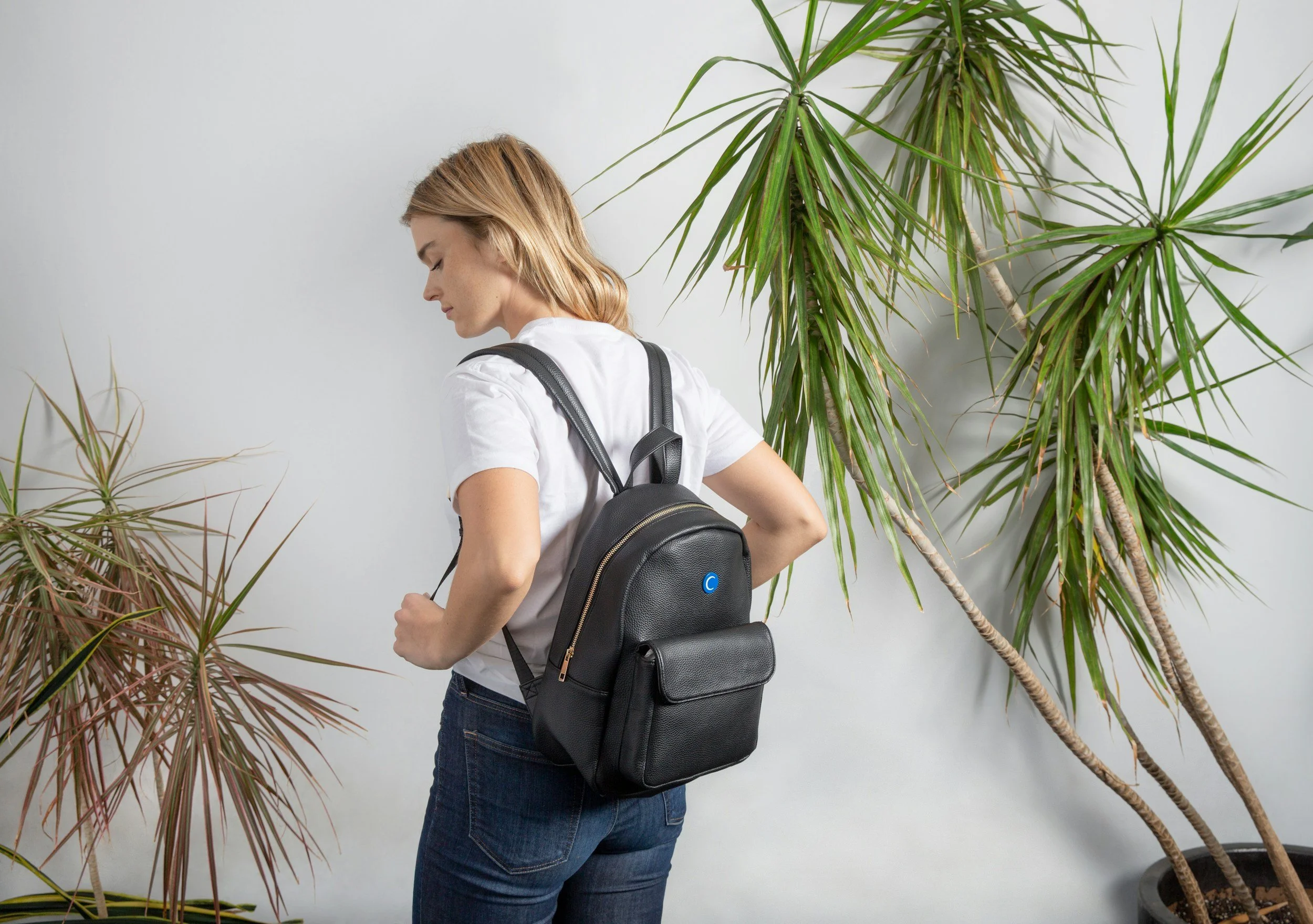 college student in California and Florida navigating life transitions supported by online therapy.