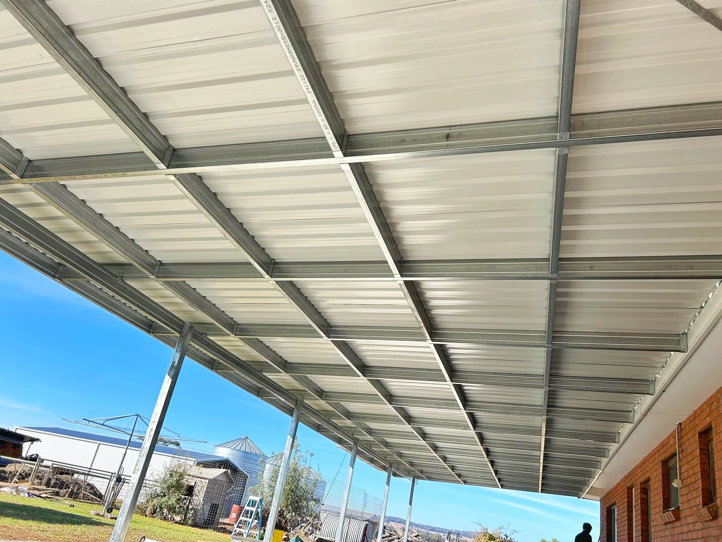 Whitbuild_Grenfell Local Builder_Holy Camp Road Pergola.jpg