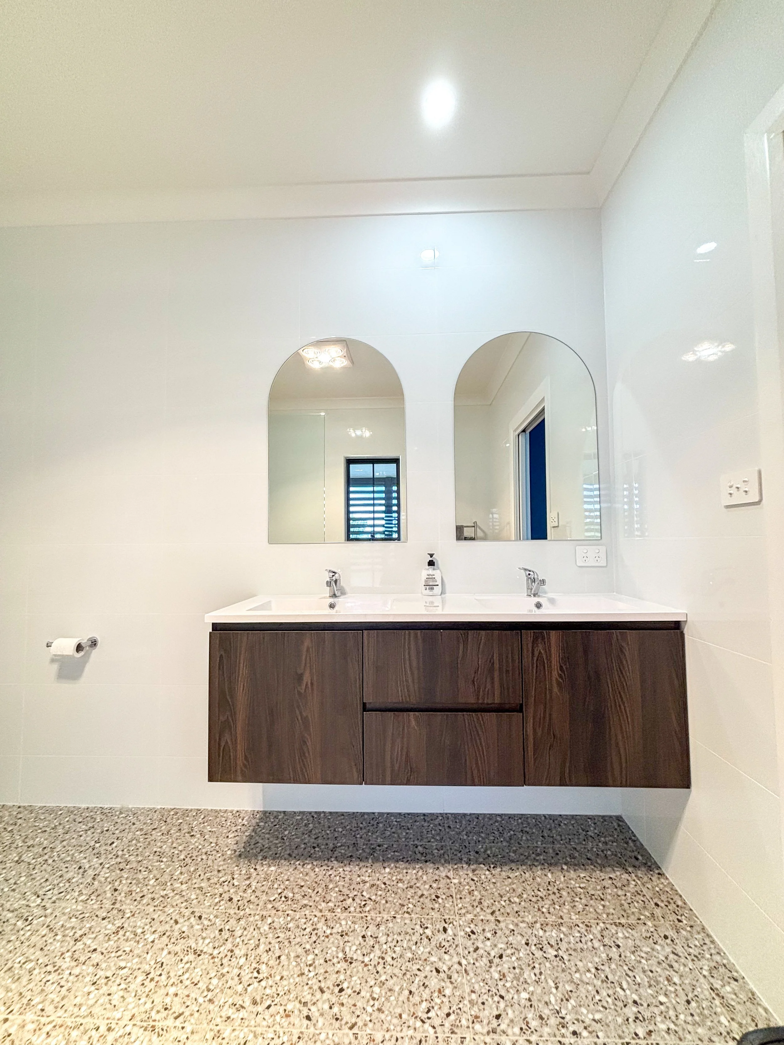 Garema Masters Bathroom 3.jpg