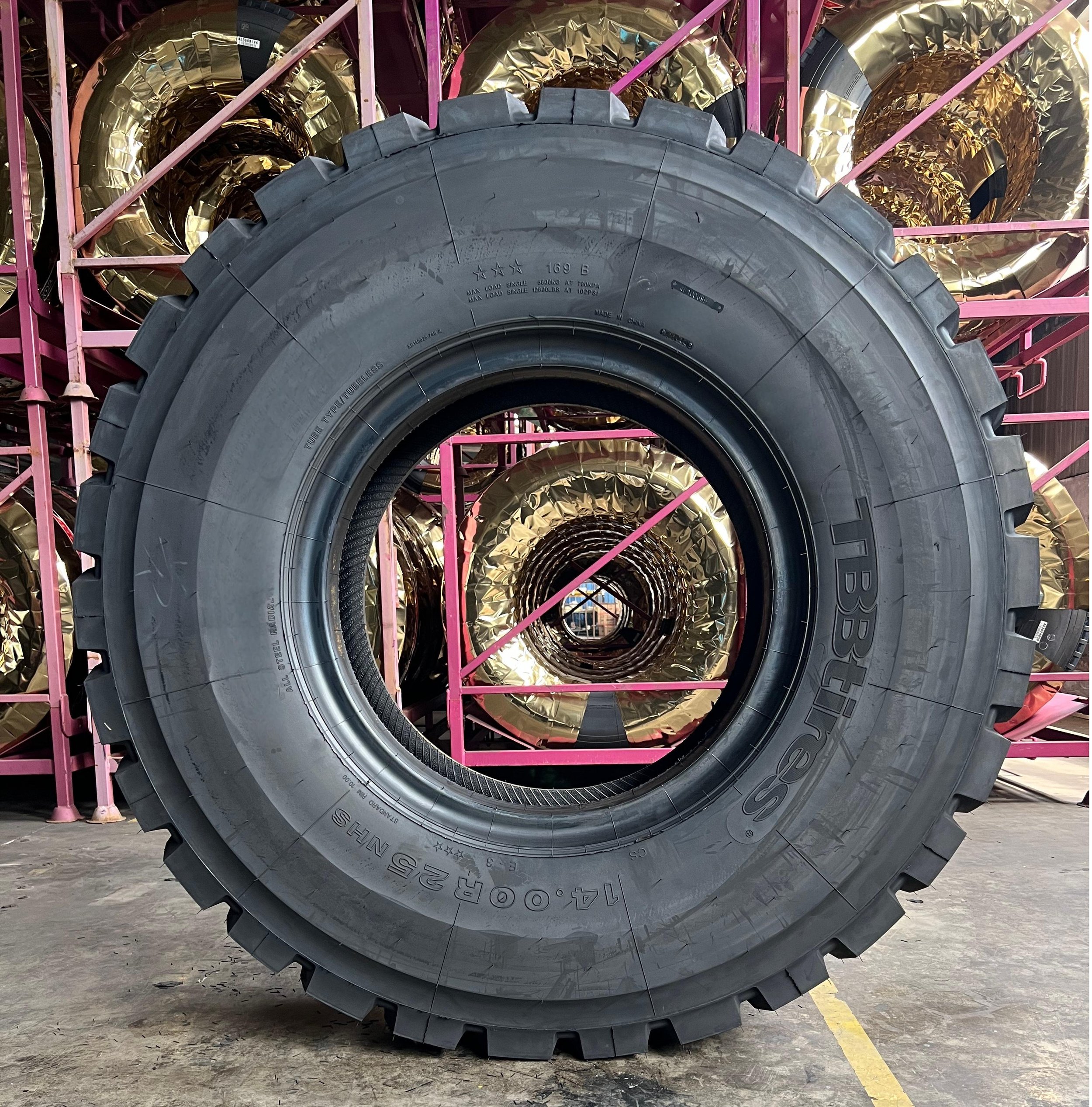 OTR TYRE 14.00R25 XR928 flat.jpg