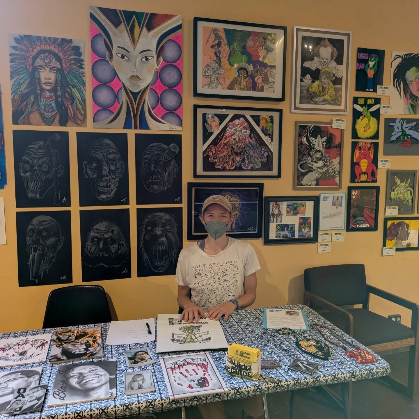 We're here at @goldenhourteaoly as part of the #OlympiaArtsWalk with a bunch of absolutely gorgeous art by incarcerated members of Solidarity Art Collective! Come on by to take a look tonight before 10pm...we also have art and prints for sale. We'll 