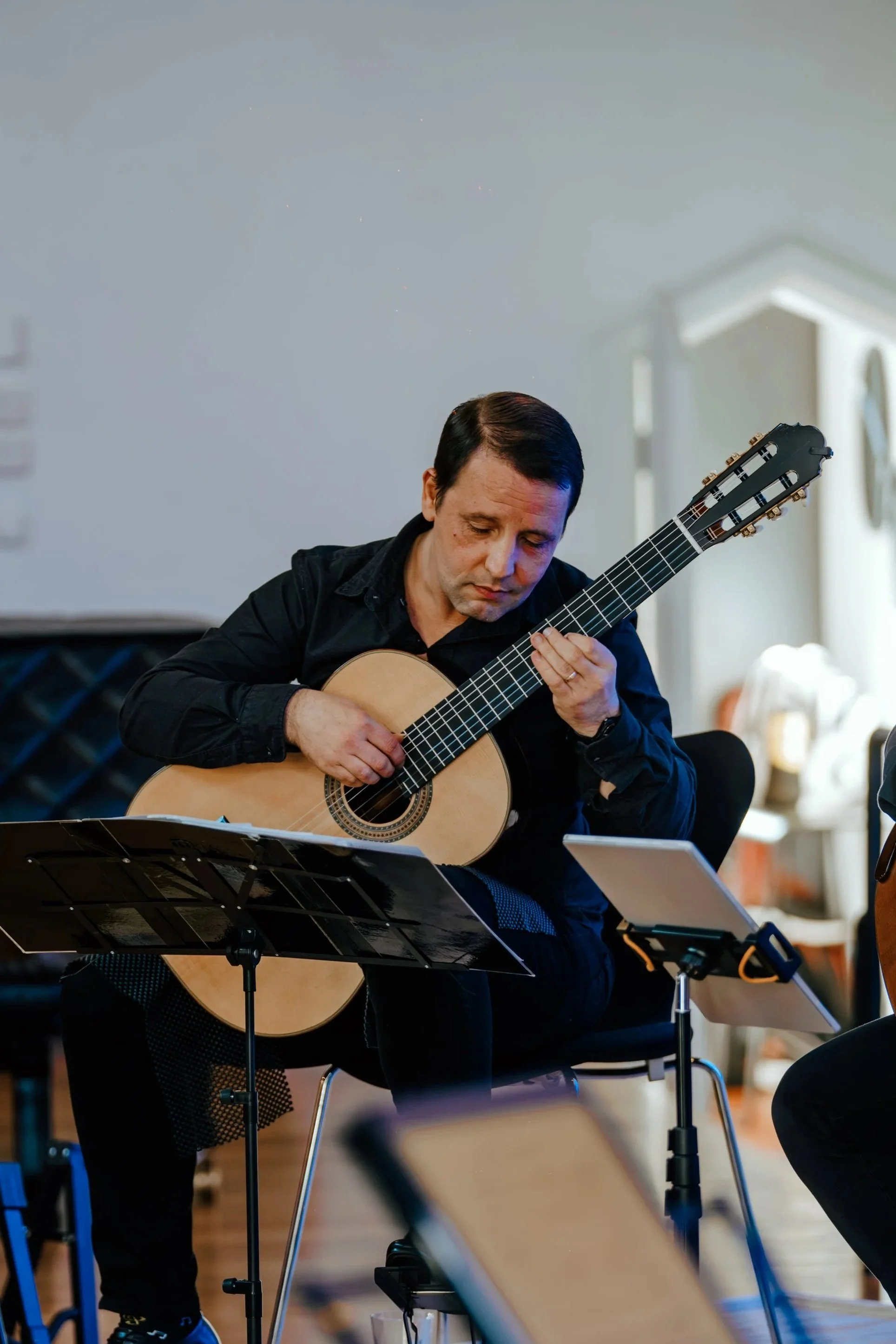 Phoenix_TheChurch_SydneyGuitaCollective_161125_Credit_@byravyna_ravynajassani-66.jpg