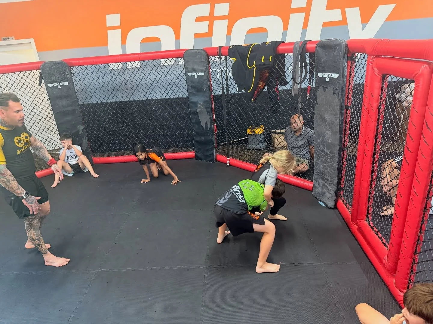 MMA kids classes @infinitystafford 
Tuesdays and Thursdays 4 and 4:30 pm. 

#mmakidsclass #mmakids #brazilianjiujitsu #bjjkids #bjjbrisbane #infinitymartialarts #staffordheights #brisbane