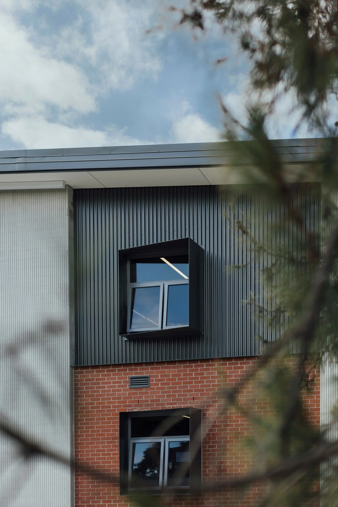 @BAUMGARTCLARK IS BACK! Here are a couple of shots of Laburnum Primary School. Photography by @michaelkaiphoto thanks Michael, great shots!