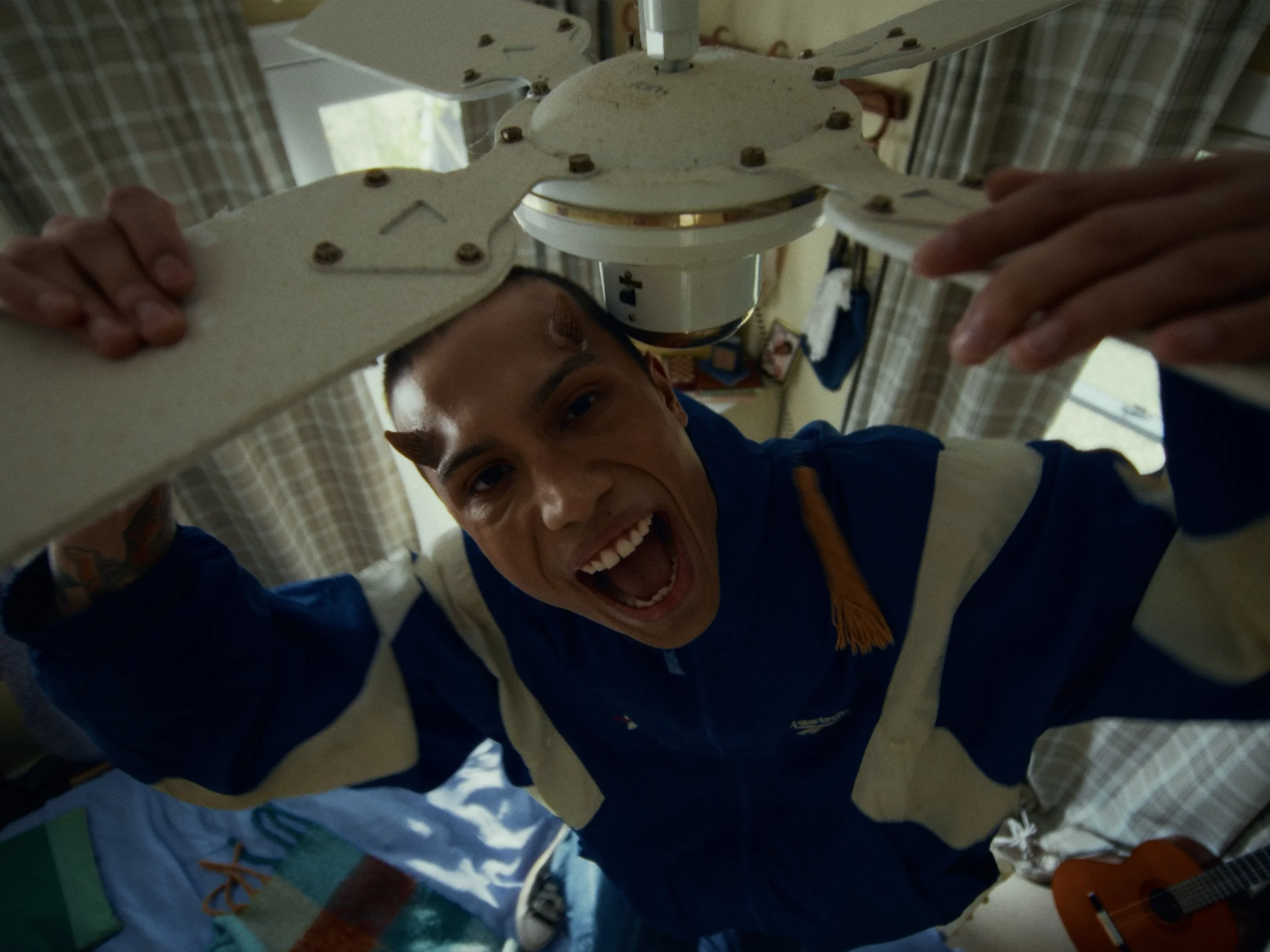 IGIF_Stills2_006.jpg