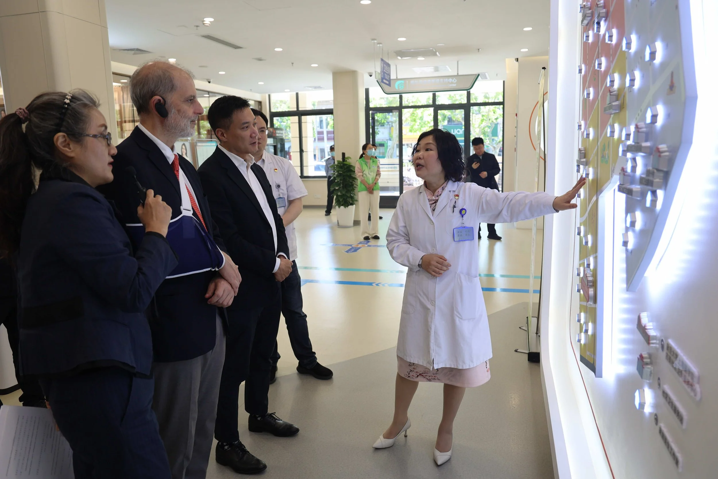 Three Shanghai Community Health Service Centres Receive WONCA Practice Accreditation