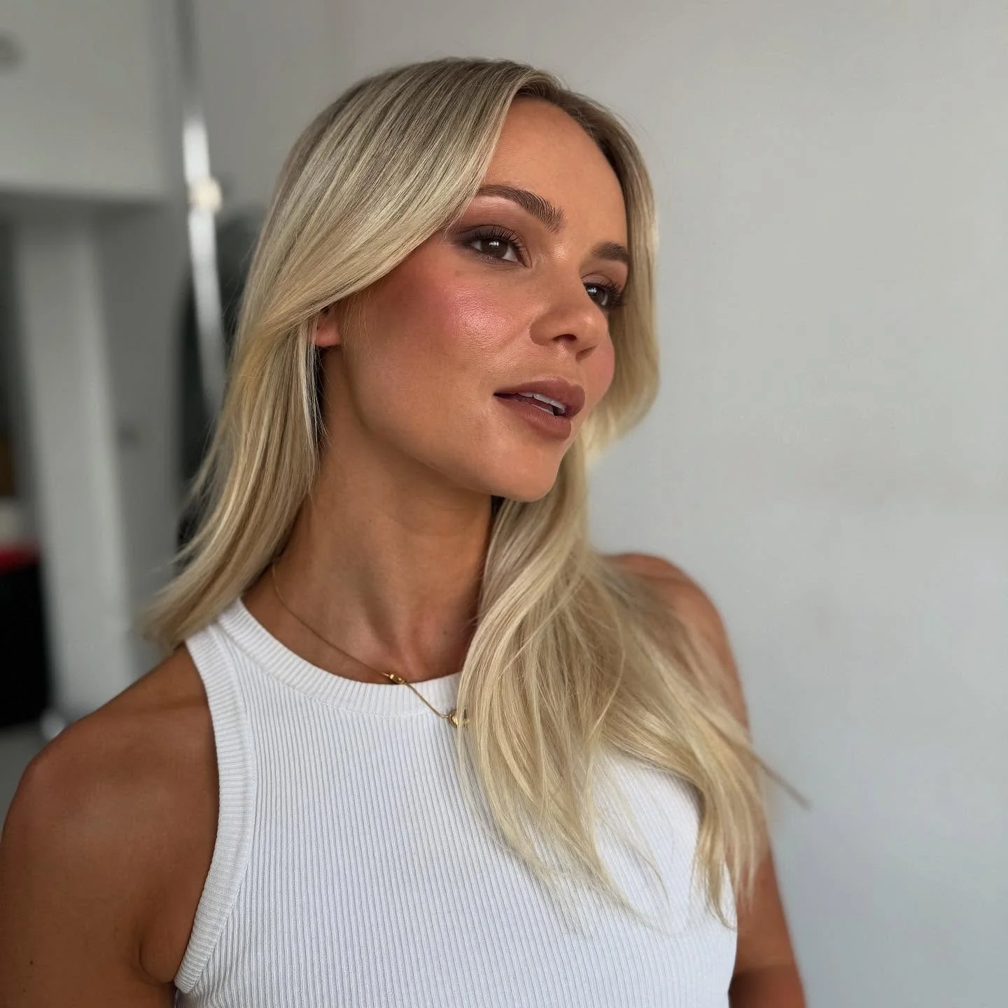 Soft glam for @bixbyandco - it was so fun doing something a little different but I can&rsquo;t wait to get back to my weddings this year!! #byronbaymakeup #byronbaywedding #byronbayweddings #makeupsrtistbyronbay #lennoxheadmakeupartist