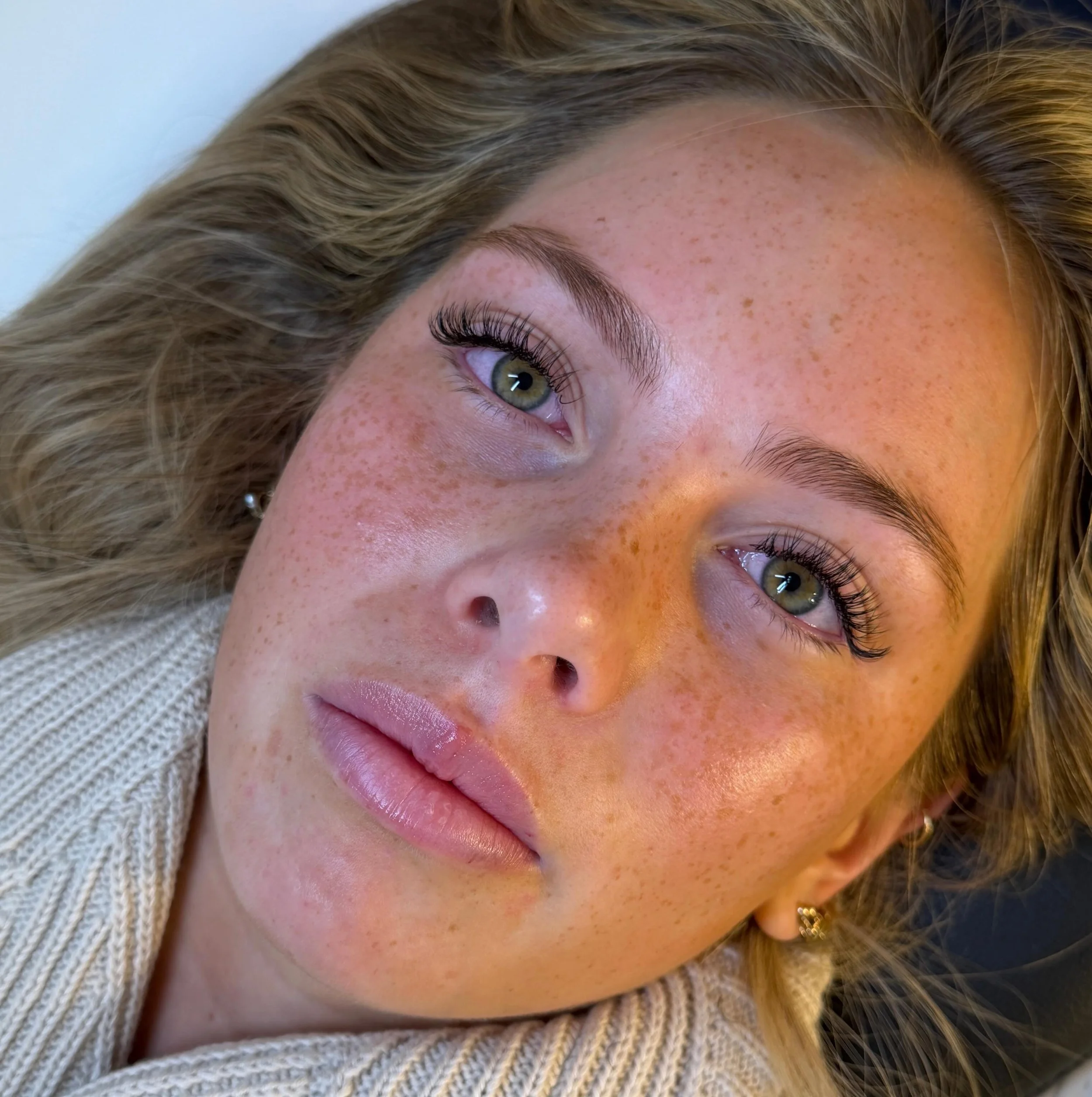 HYBRID LASHES for beautiful Miki girl 🫶🏼
Link in bio to book now 👯
#lennoxheadlashes #byronbaylashes #ballinalashes #byronbaylashextensions #skennarsheadlashes