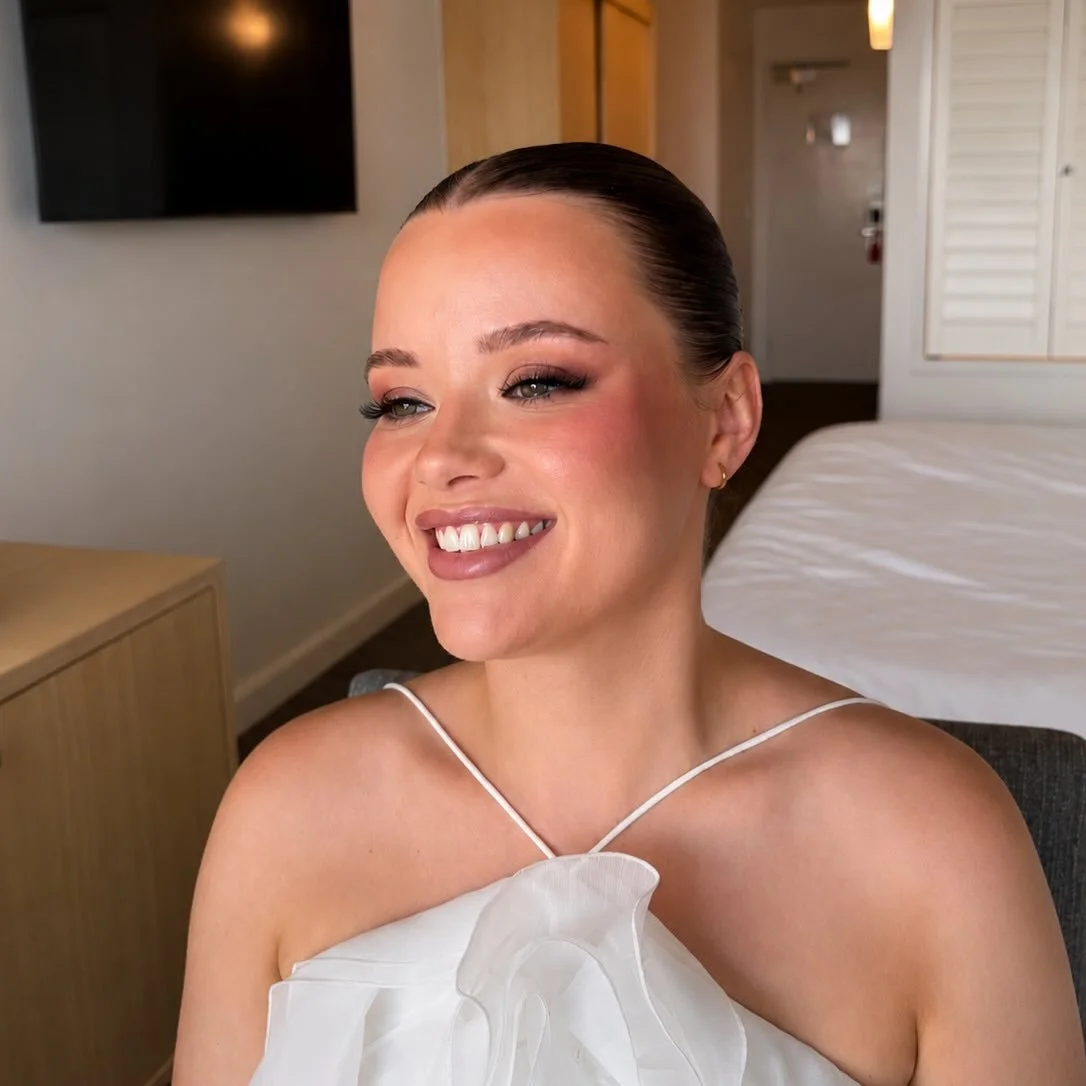 Engagement glam 💍 
Soft makeup with the prettiest glow for the sweetest celebration ✨ 
#makeupbyronbay #byronbaymakeupartist #ballinamakeupartist #lennoxheadmakeupartist