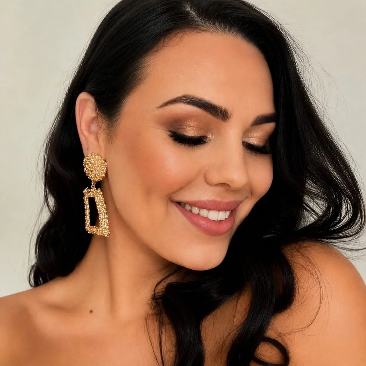 Girl..
Soft Glam ✨
#byronbaymakeup #byronbaywedding #byronbayweddingmakeup #byronbaymakeupartist #byronbaybrows