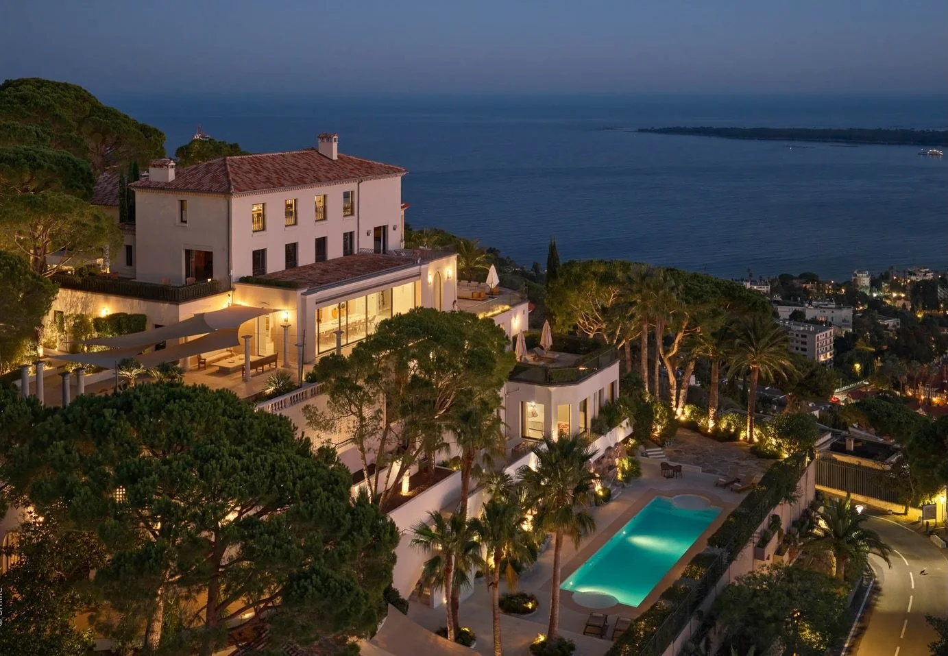 Learn from yesterday, live for today, hope for tomorrow. Do not to stop questioning.&rdquo; &ndash; A. Einstein

&copy; for @magreyluxuryrealestate #luxuryhomes #cotedazur 

#architecture_best #architecturephotography #residentialarchitecture