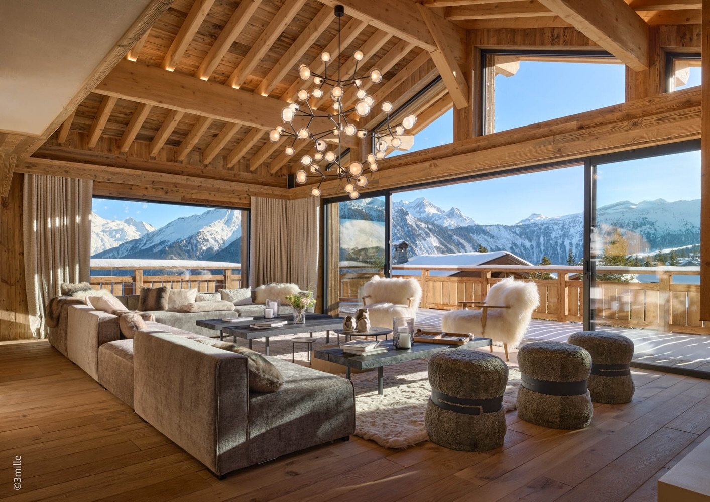 Snow on timber softens every edge of winter.&rdquo; &ndash; Sophie Durant / 
&laquo; La neige sur le bois adoucit chaque ar&ecirc;te de l&rsquo;hiver. &raquo; &ndash; Sophie Durant

@savillsfrenchriviera #luxuryhomes #luxurychalet #courchevel1850