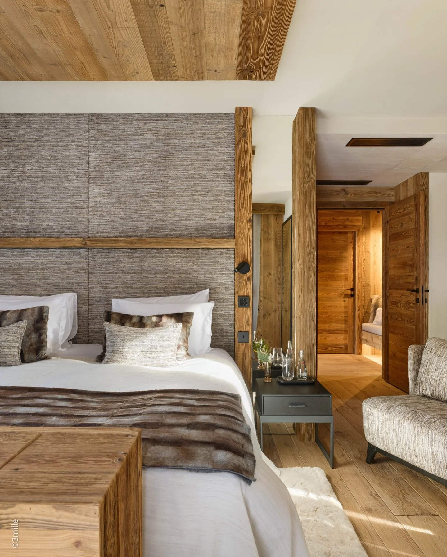 A refined chalet is felt in the details you almost don&rsquo;t notice.&rdquo; &ndash; J. Aubry 

&laquo; Un chalet raffin&eacute; se ressent dans les d&eacute;tails qu&rsquo;on remarque &agrave; peine. &raquo; &ndash; J.Aubry

@savillsfrenchriviera #