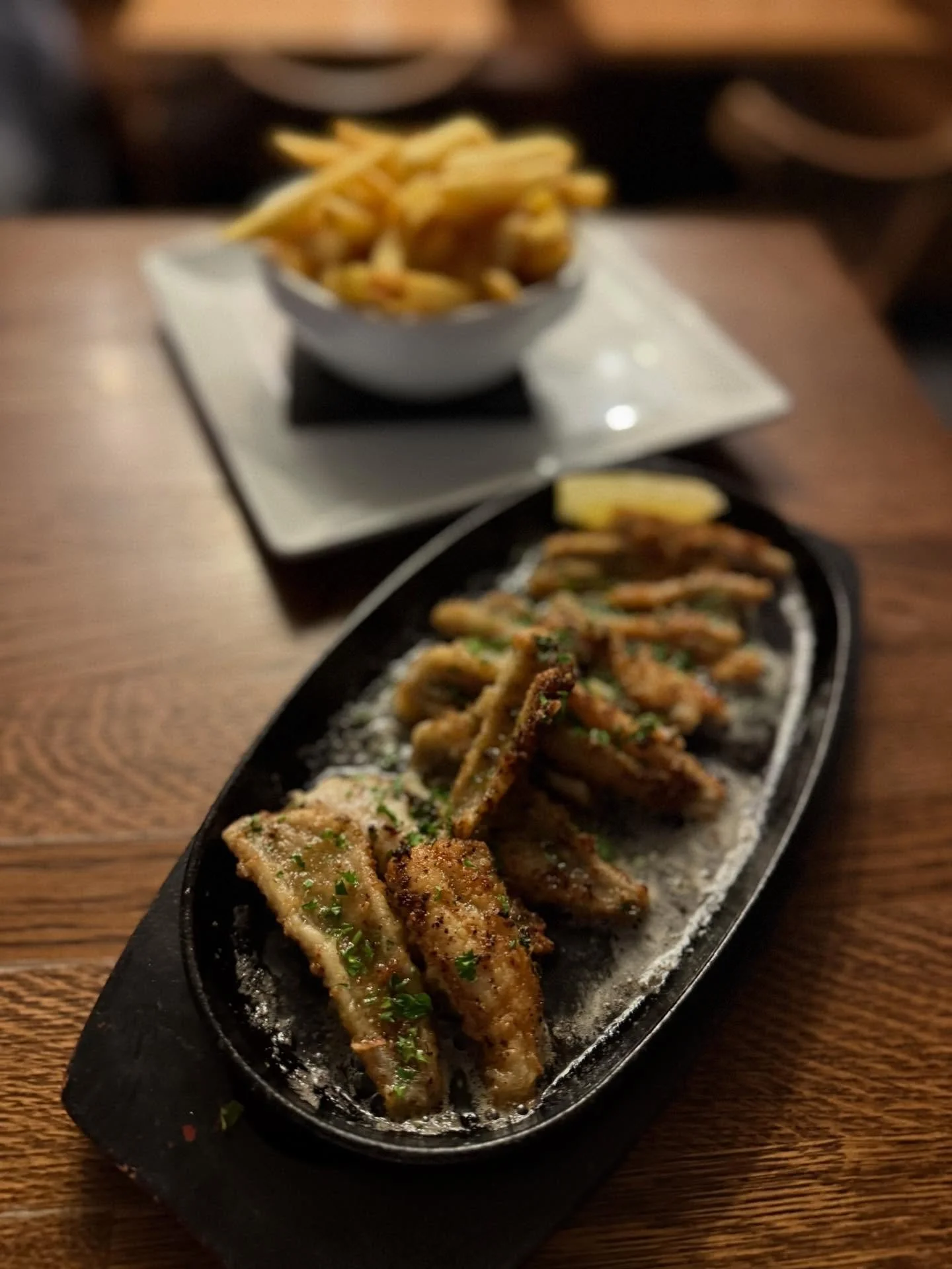 Mixing it up @marmottedor with our &laquo;&nbsp;Sp&eacute;cial du moment : Filets de perche, seulement 19&euro;&raquo; #pubgrub #somethingdifferent #whilestockslast #montriond #marmottespotting