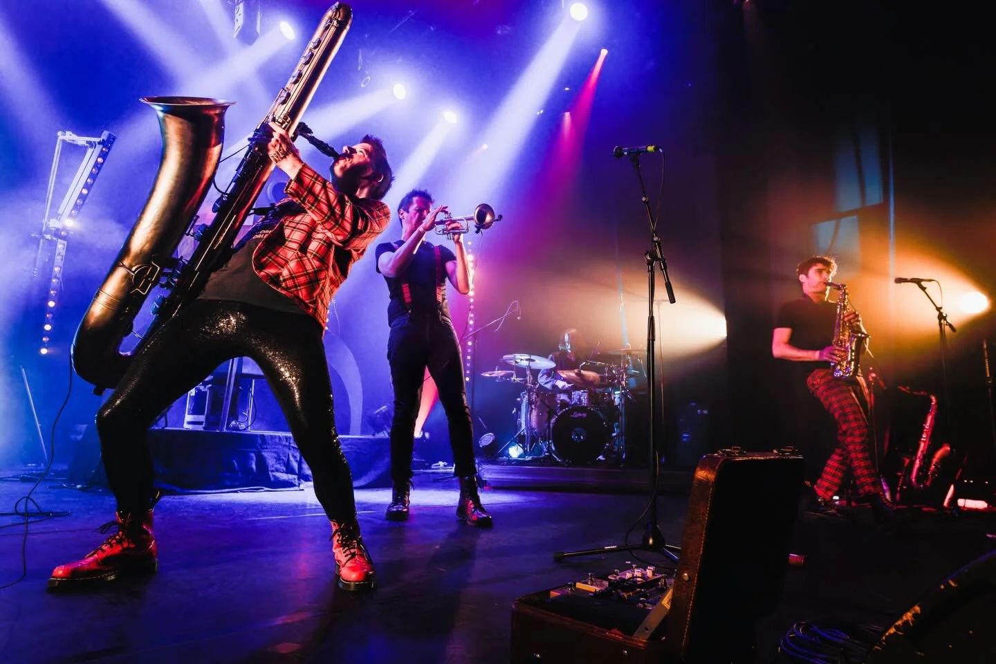 Vous &ecirc;tes pr&ecirc;ts pour une grosse soir&eacute;e @marmottedor ce jeudi ?! So excited to have @la_clate back at the Marmotte, hope you guys are ready !!🎷🤟 🎸 

#lamarmottedor #montriond #morzineavoriaz #concertendirecte