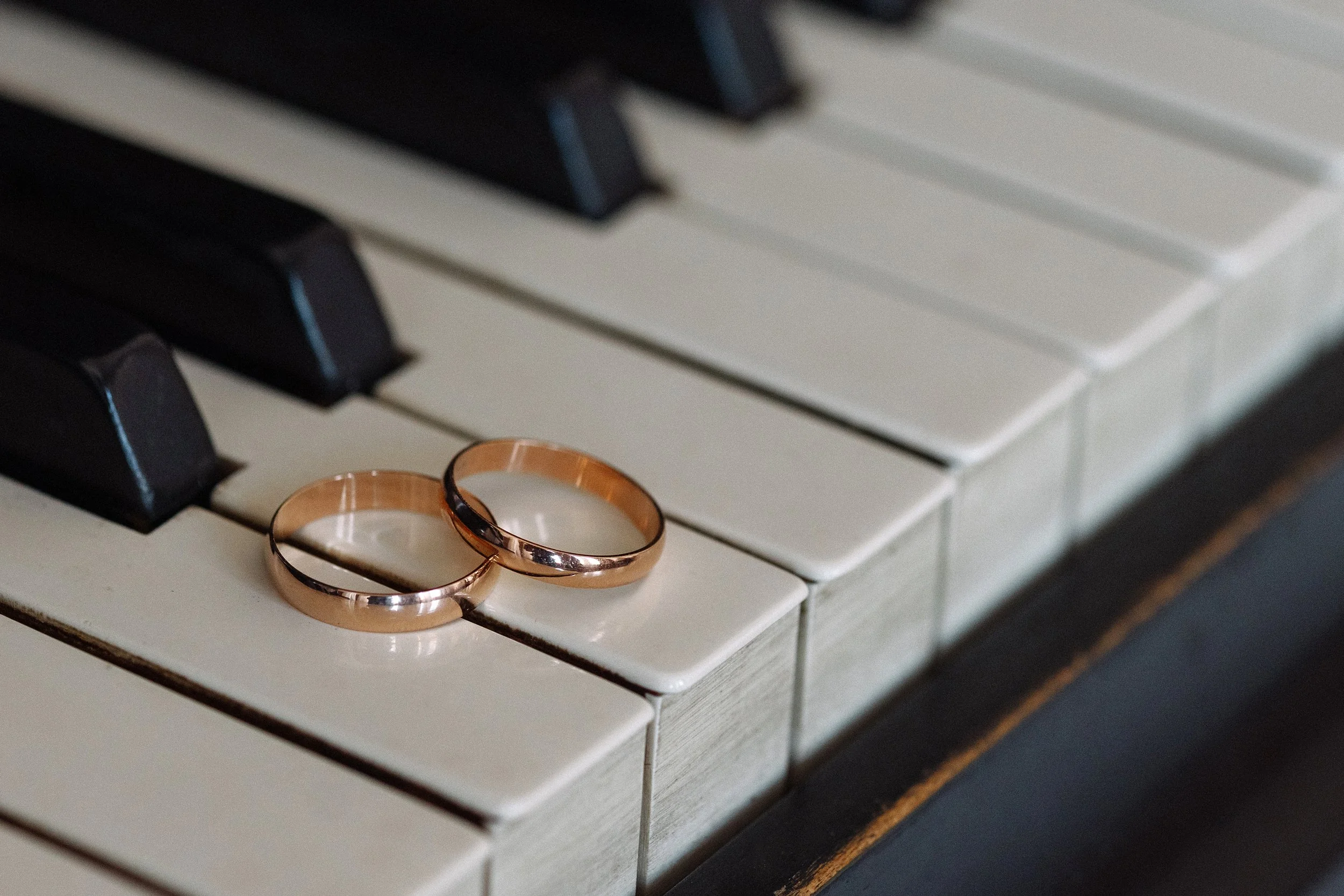 Matrimonio con musica: le licenze che devi avere (e quelle che nessuno ti dice)