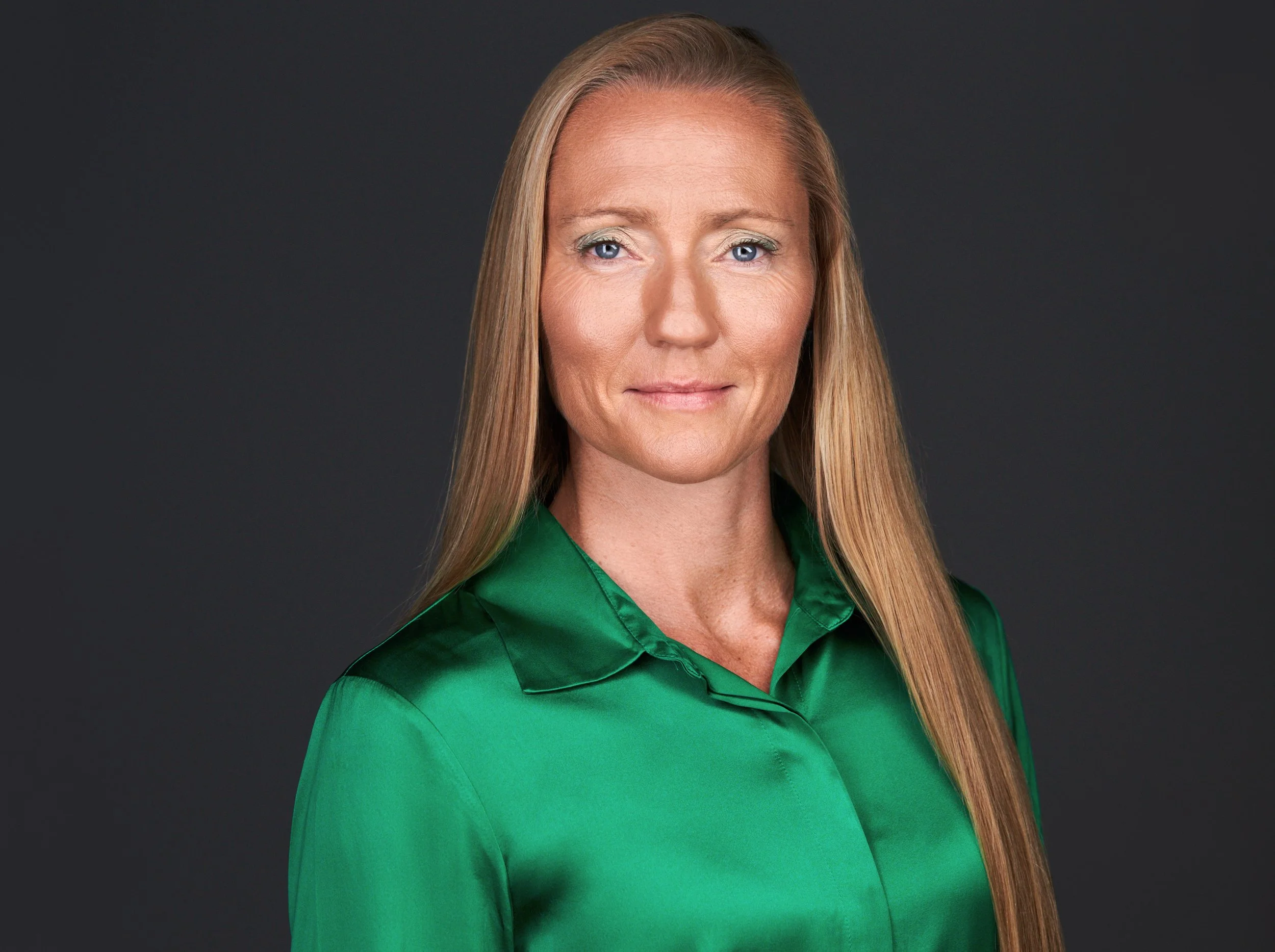 Headshot of Elin Hauge, an AI Strategist, Keynote Speaker, and Board Advisory