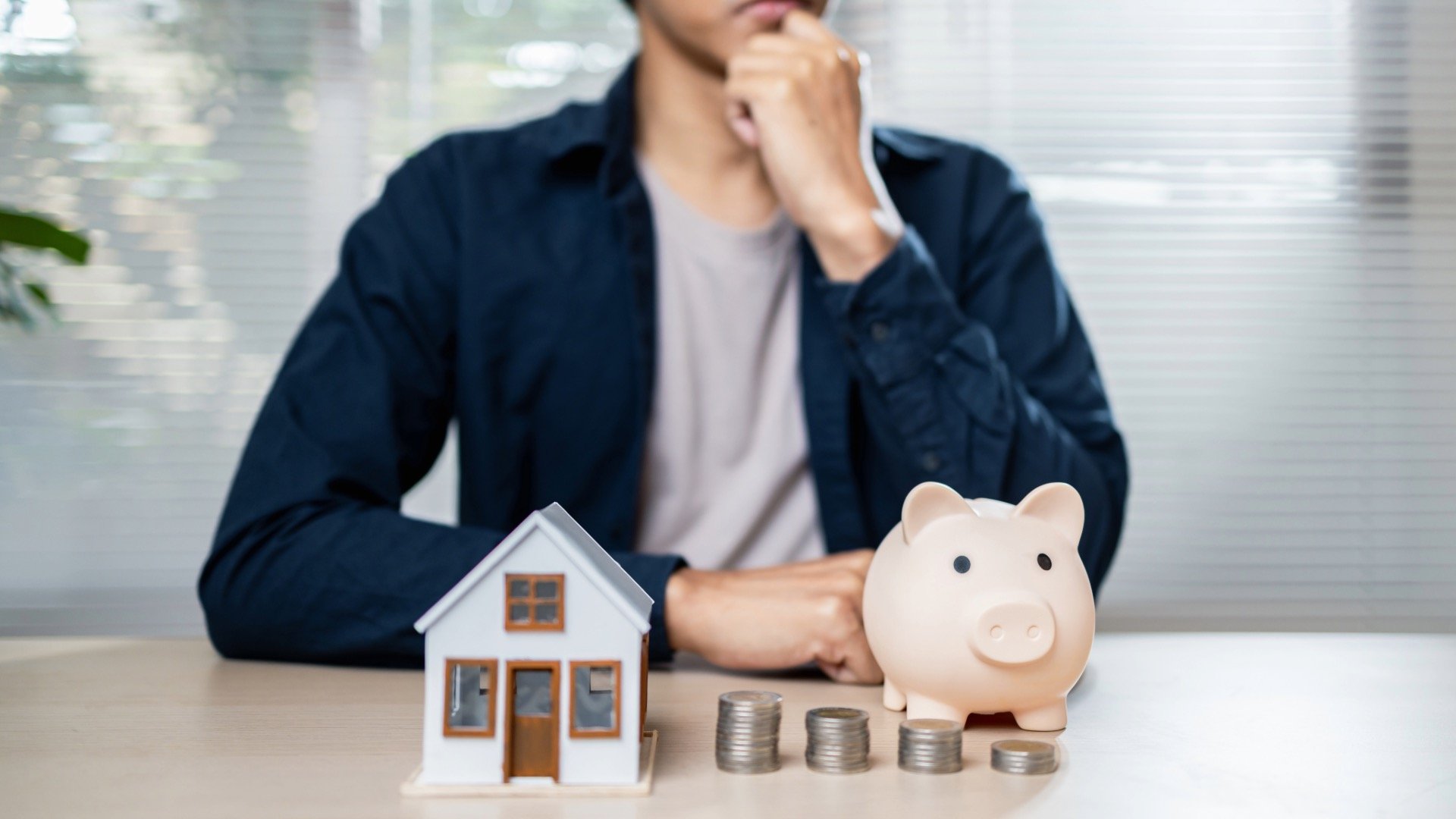 5 Decisiones Financieras Cruciales para Jóvenes