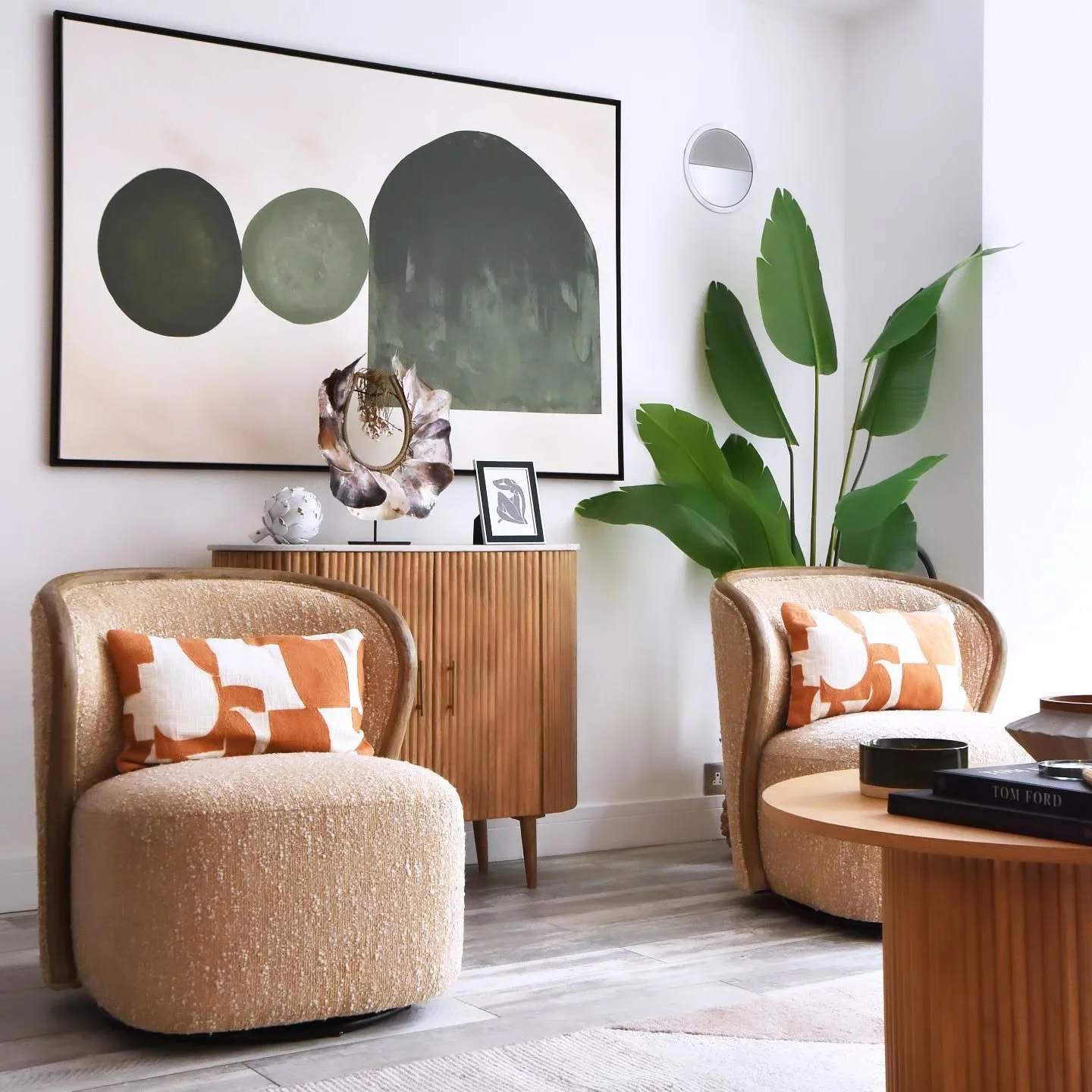 Perfect autumn setting for this lovely property in Hammersmith.
#homestaginglondon
#homestylinglondon
#propertystaginglondon
#propertystylinglondon
#londonhomestaging 
#londonhomestyling 
#propertyforsale 
#londonproperty