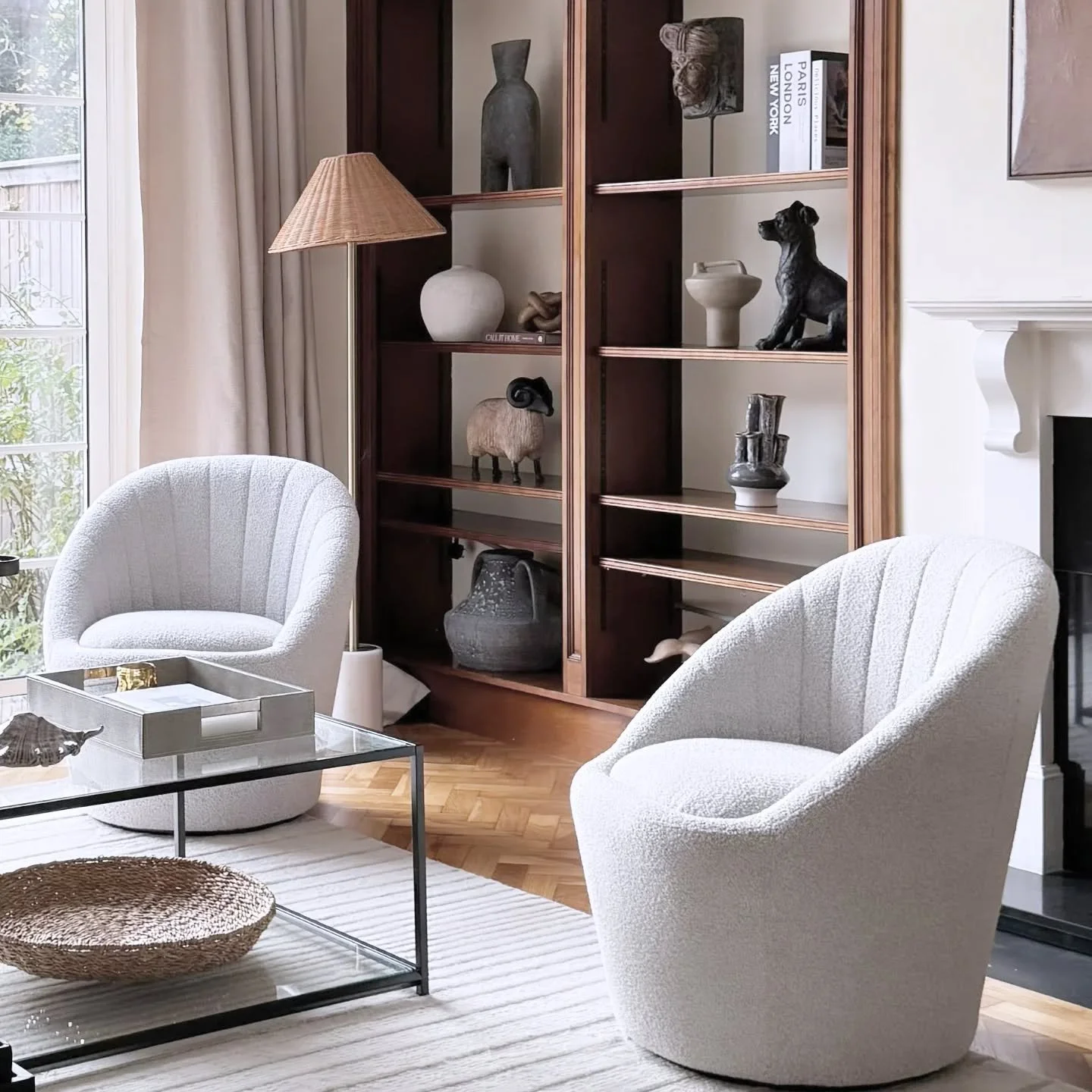 Our living room staging for this great property in Wimbledon. Available @kfhproperty 
#homedressing 
#homestaginglondon 
#homestaginglondon 
#estateagent 
#Wimbledon 
#interiordesign