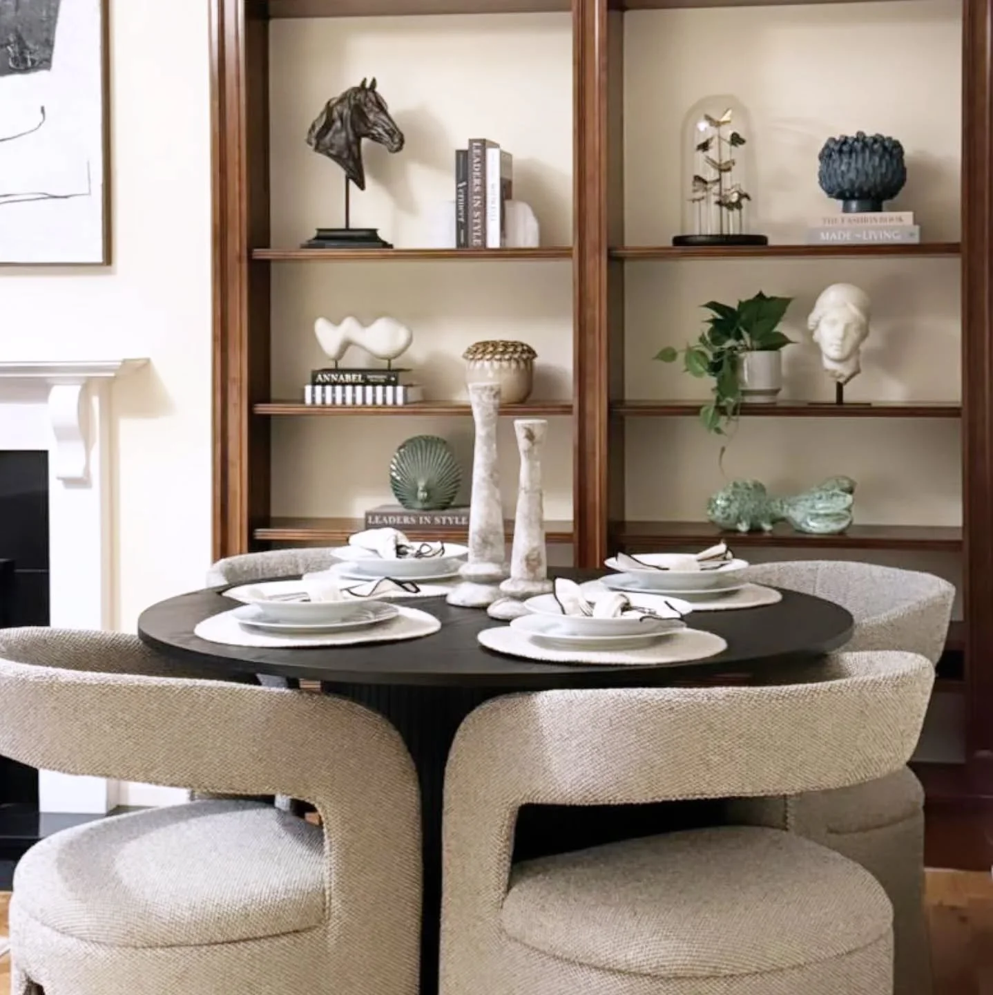 Finished in time for Halloween 🎃 
We enhanced this empty 3-bed flat in Wimbledon and brought it back to life.
#homestaginglondon 
#homestylinglivingroom 
#propertystaginglondon 
#Wimbledon
#propertystylinglondon 
#homestylinglondon 
#homedressing