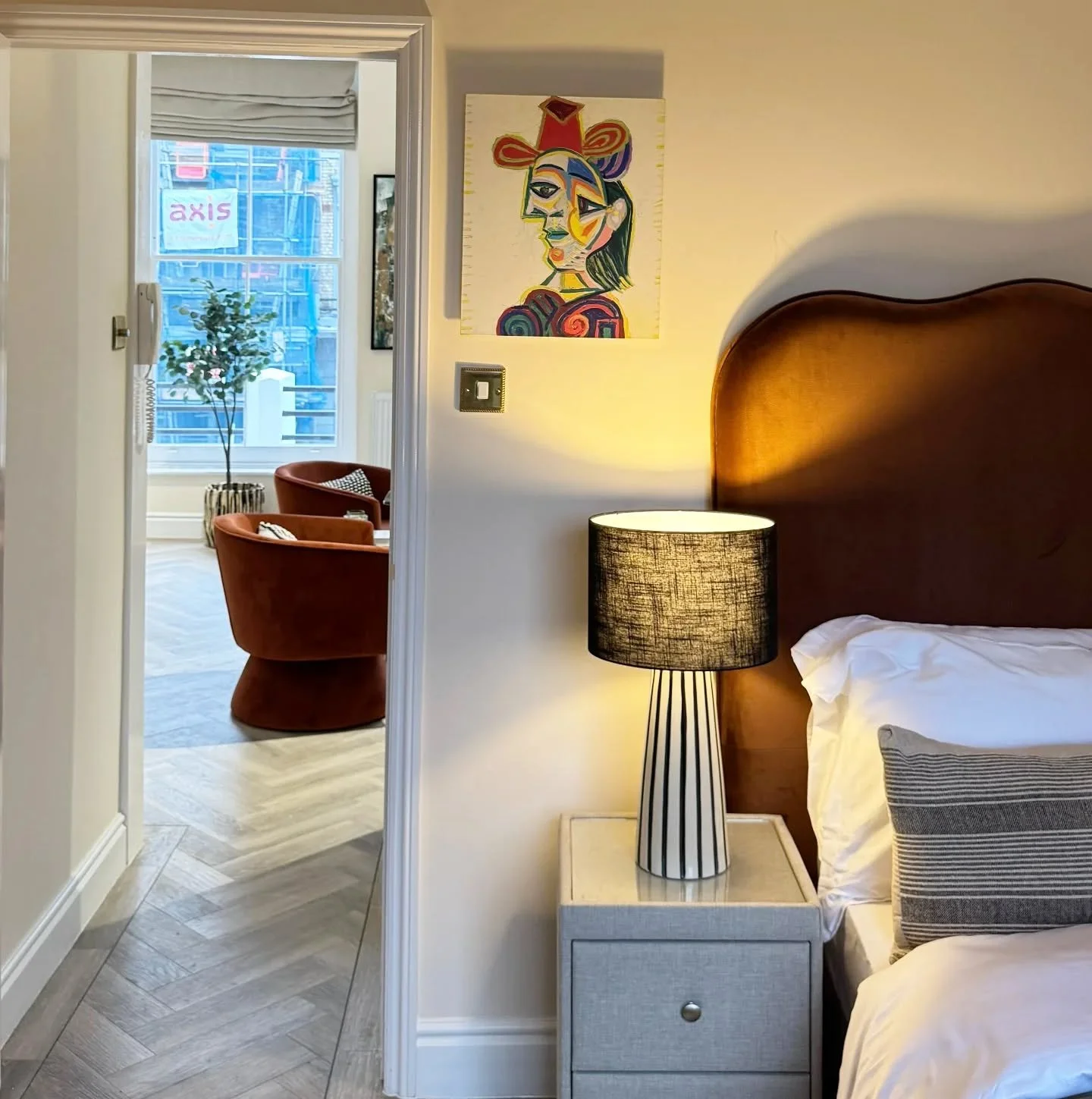 We have just completed staging this charming one-bedroom flat in Notting Hill.
More pictures coming soon!
#homestaginglondon 
#homestylinglondon 
#propertystaginglondon 
#propertystylinglondon 
#homedressing 
#nottinghill