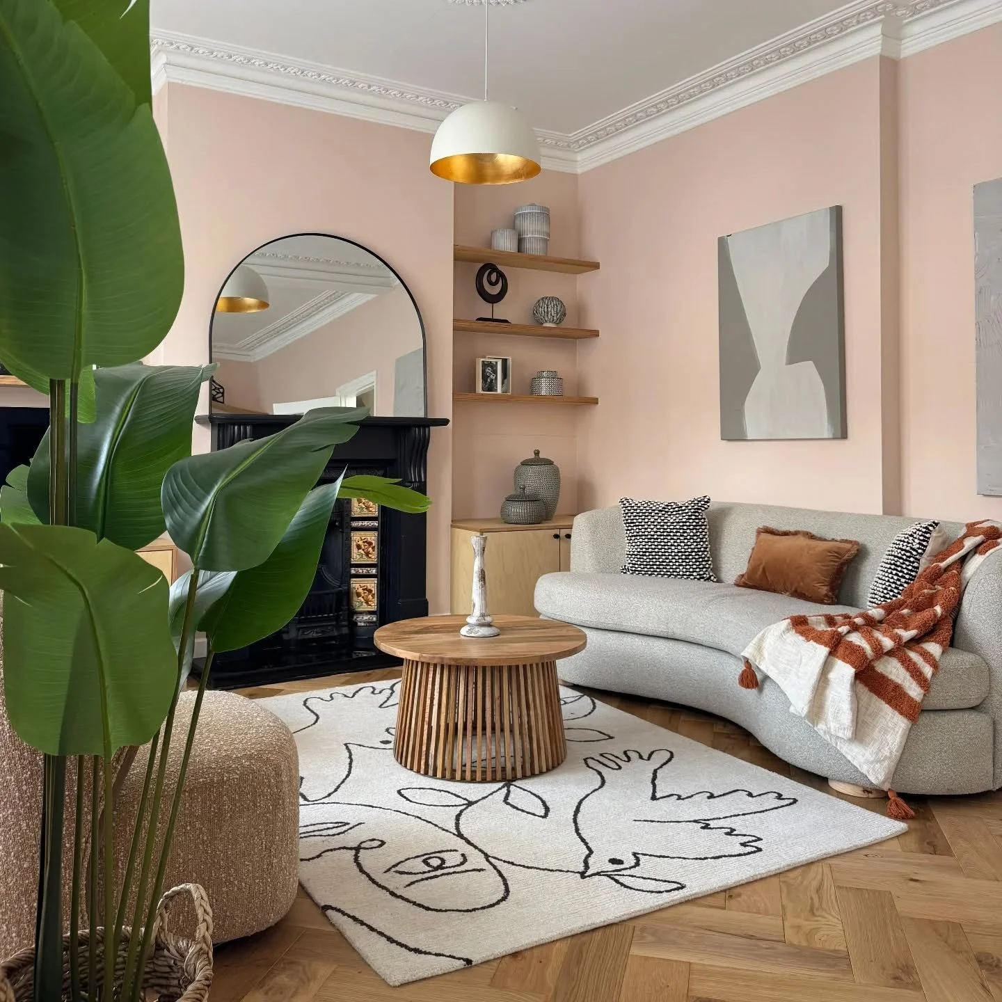 What a lovely way to wrap up a busy January, staging this beautiful 3-bedroom house in Walthamstow!
More images to follow.
#propertystaginglondon 
#londonhomestaging 
#londonhomestyling 
#propertystylinglondon 
#homestaginglondon