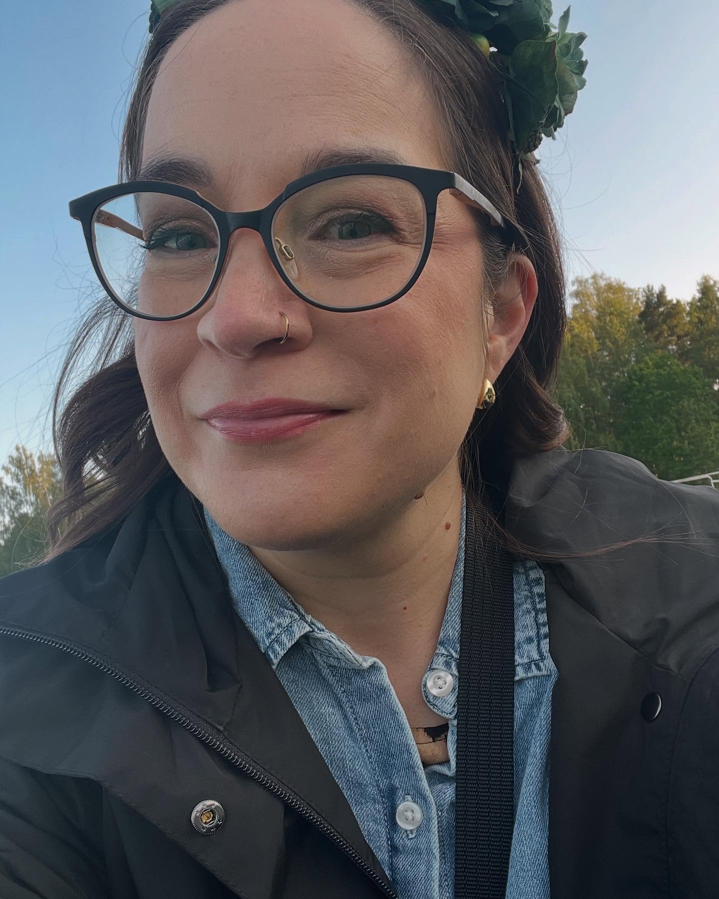 M&auml; olen jo nuorena inhonnut festareita. 
Ja olen el&auml;m&auml;ni aikana k&auml;ynytkin vain muutamilla.

Ajatuskin tuntikausien hengailusta humalaisessa ihmismassassa inhottaa, telttamajoituksesta puhumattakaan.

M&auml; en ole koskaan ollut s
