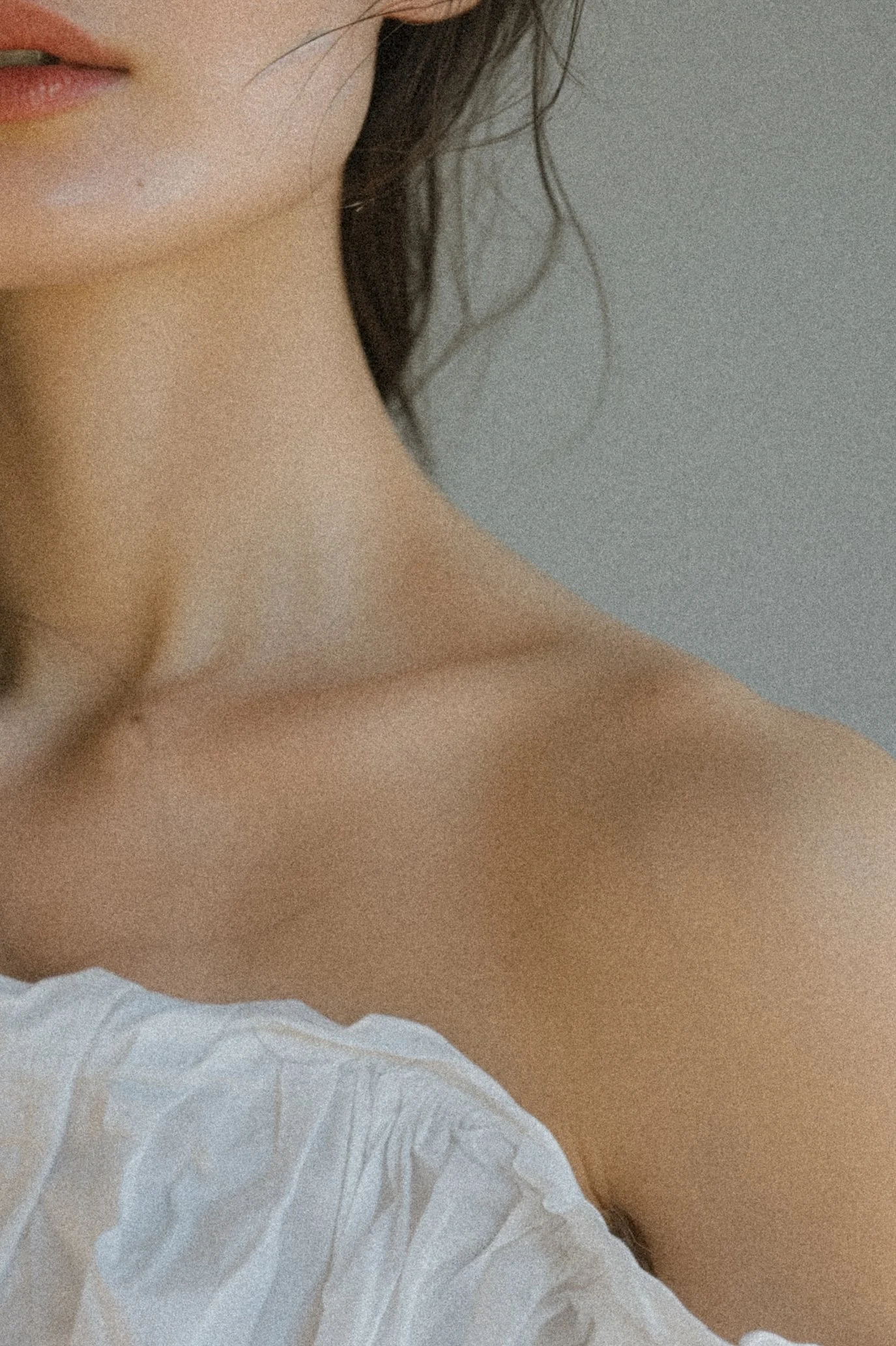 Chemical peels in Basingstoke, Hampshire, loosen the bonds between dead skin and the new skin beneath revealing brighter more radiant skin.