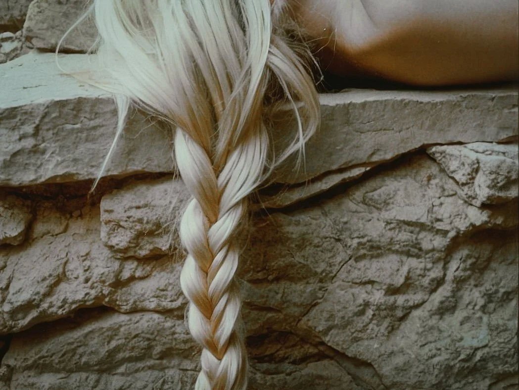 How to Deal With Female Hair Loss and Thinning