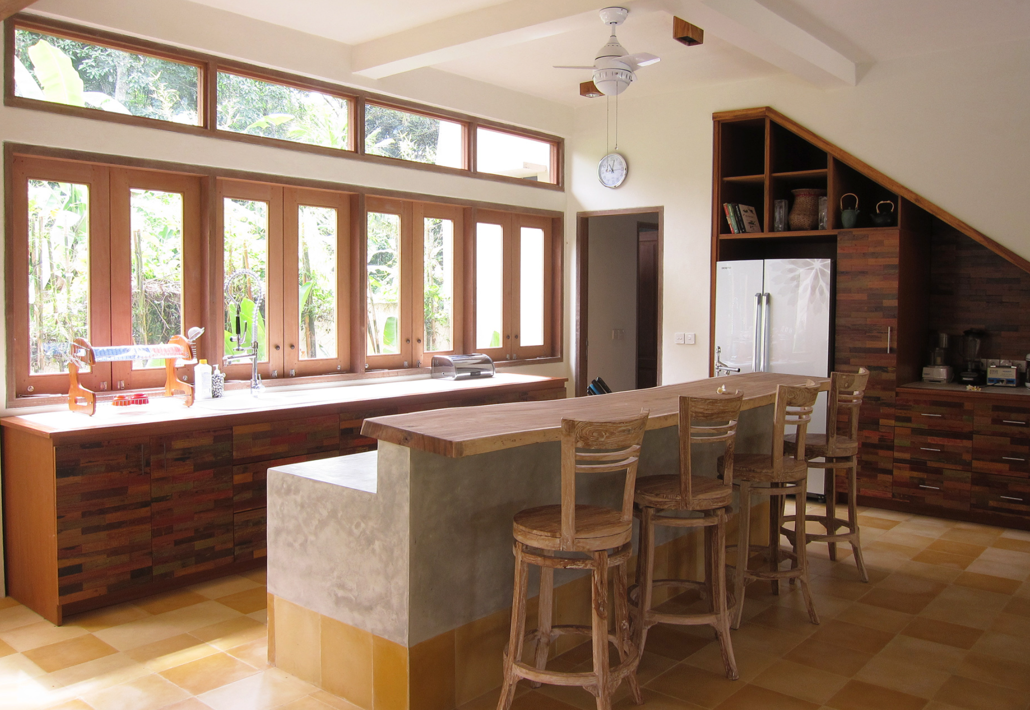 Empat Villa western-standard kitchen