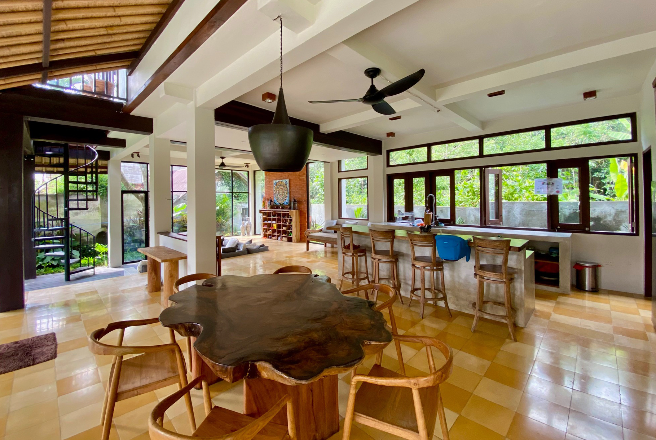 Empat Villa open-plan living and kitchen area