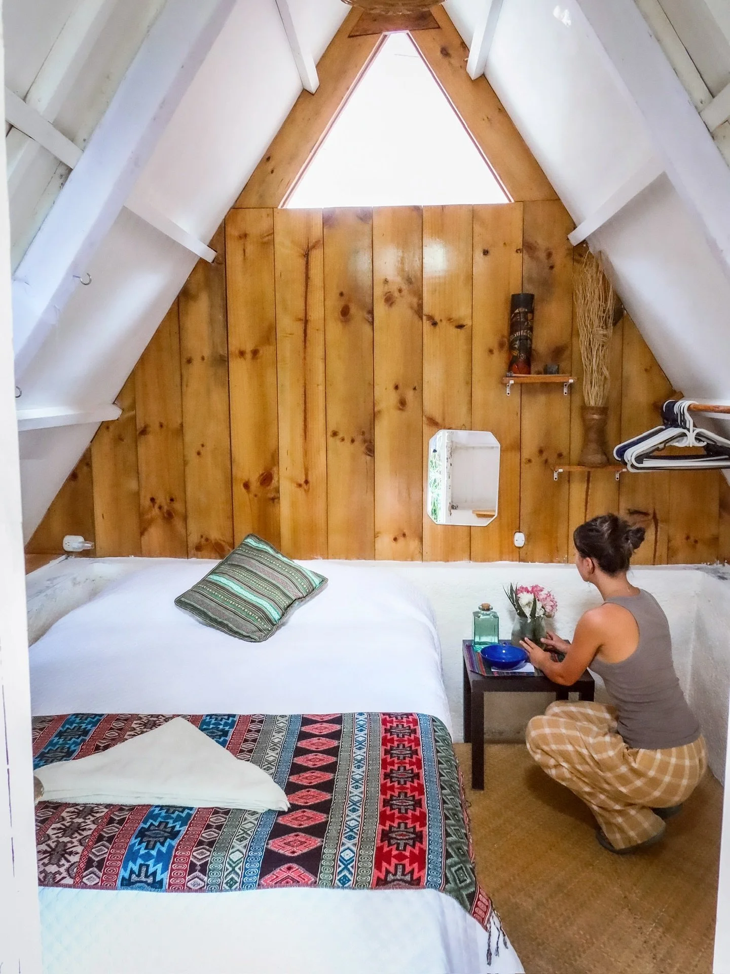 ✨ It&rsquo;s the little details that make a stay unforgettable&mdash;fresh flowers, cozy corners, and a lush garden just outside your door. At Unicorn Reborn, we create a sanctuary where comfort meets connection, so your time in San Marcos La Laguna 