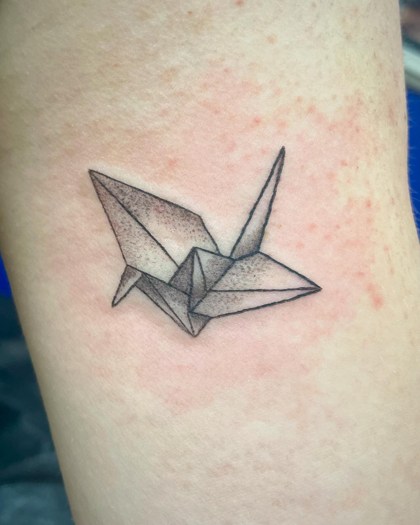 Thanks so much for stopping by @colleenbuck this was a fun piece! Quick and simple for a good first tattoo 😁. Hope to see you again soon!

#tattoo #utahtattoos #alohatattoos #spreadthealoha #cutetattoo #oragamitattoo